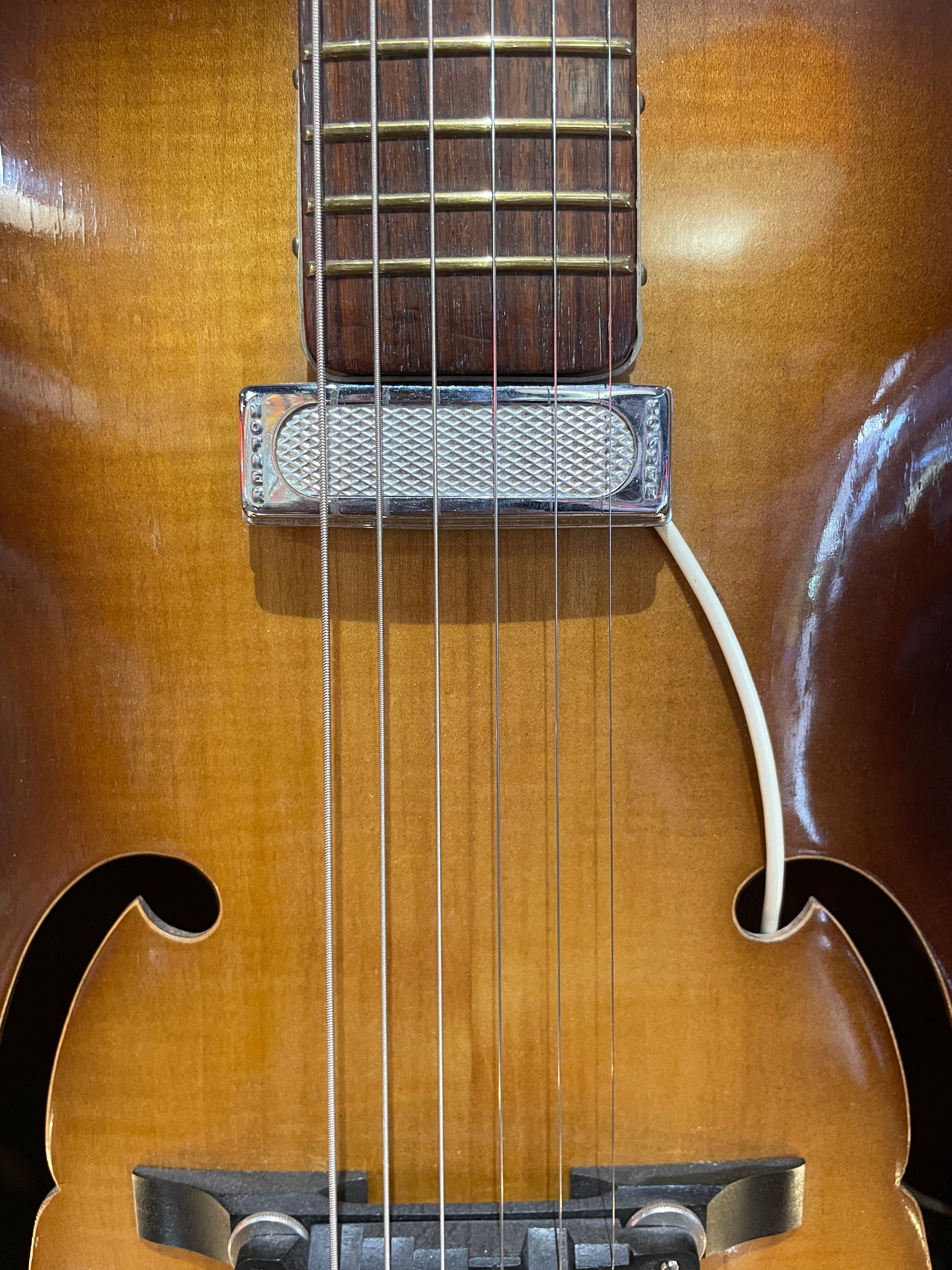 S/H 1960s Hofner Congress with Hofner Pickup, Sunburst