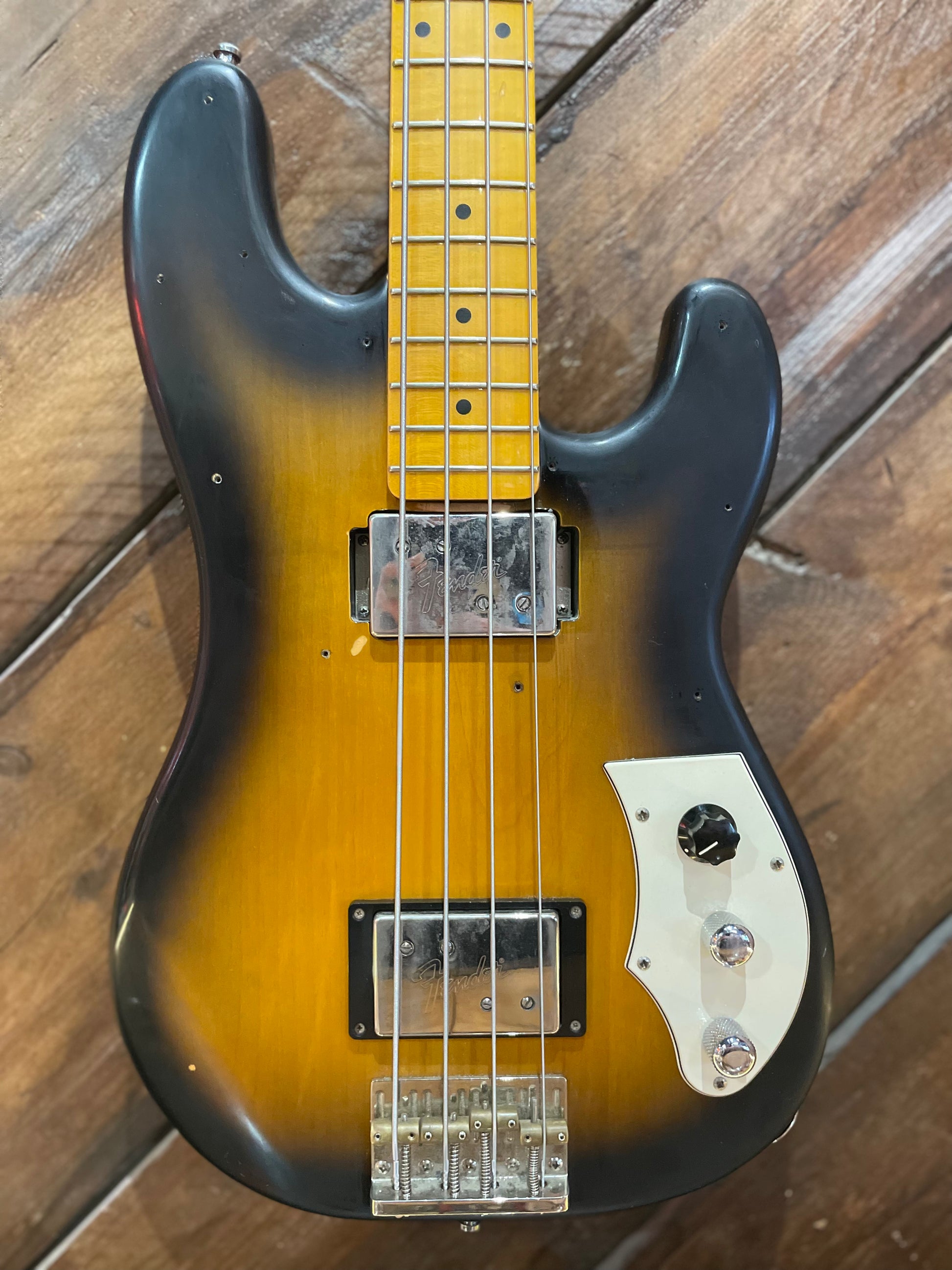 S/H 2011 Fender Modern Player Telecaster Bass HH, Sunburst