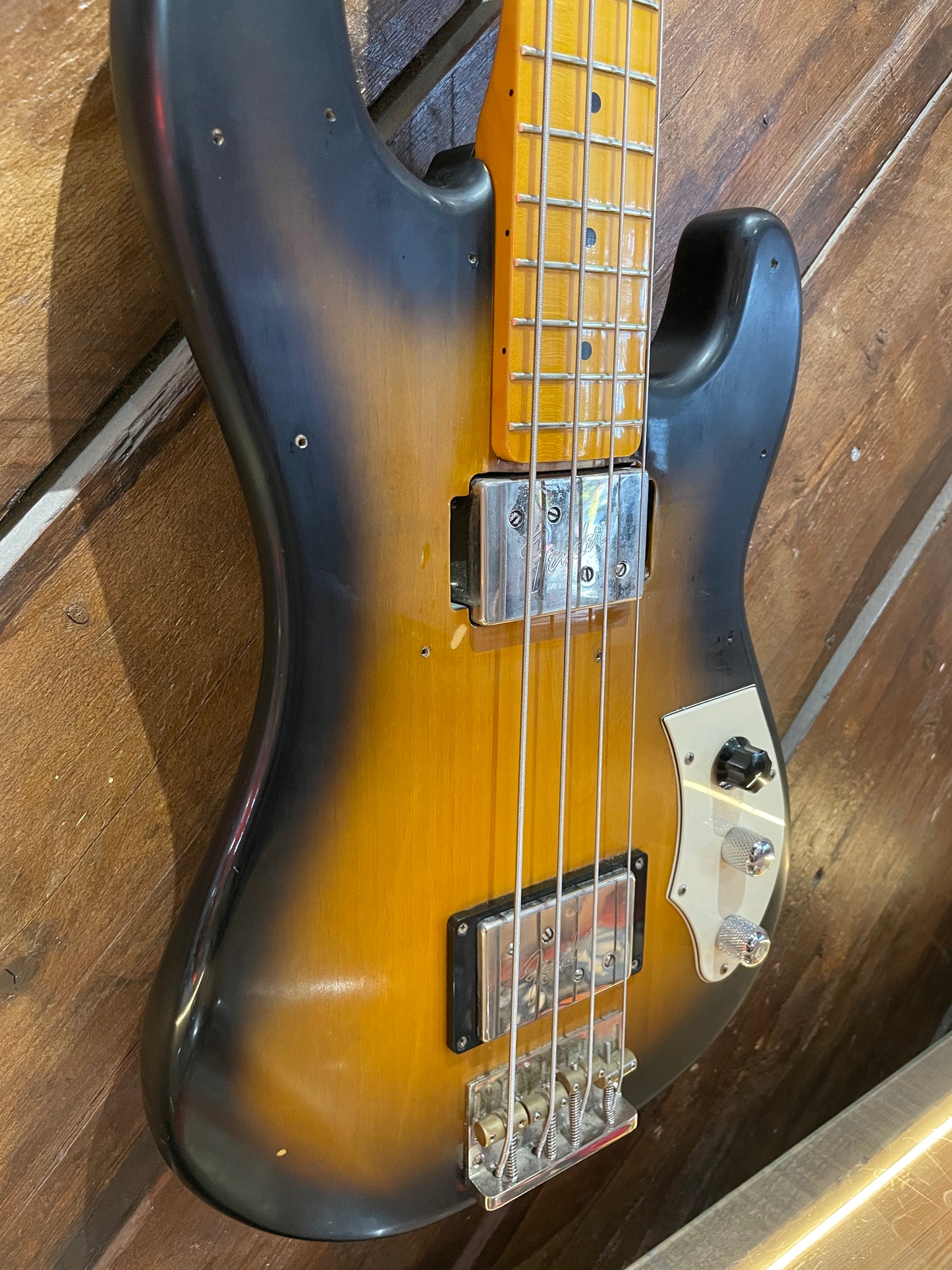S/H 2011 Fender Modern Player Telecaster Bass HH, Sunburst