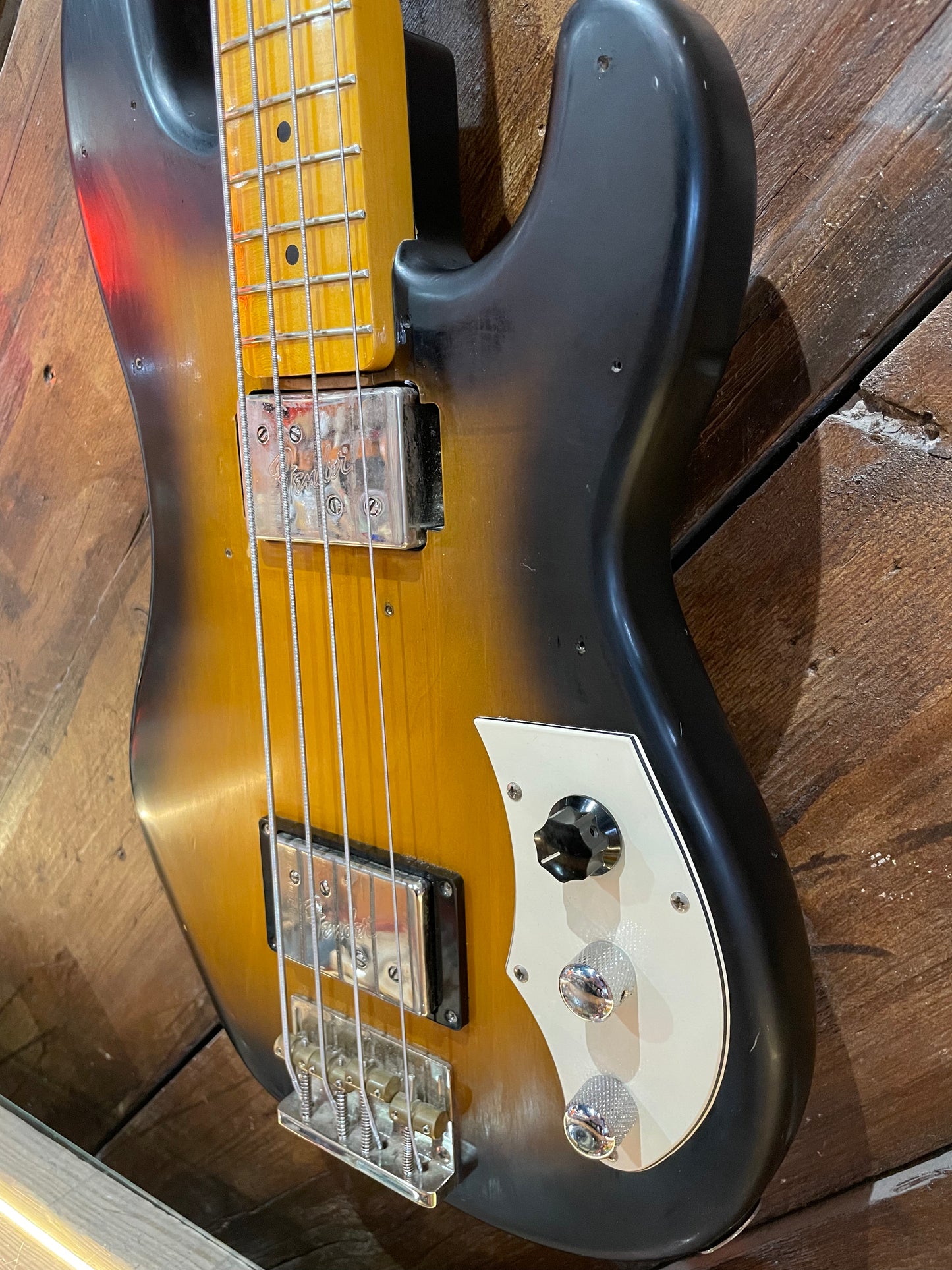 S/H 2011 Fender Modern Player Telecaster Bass HH, Sunburst