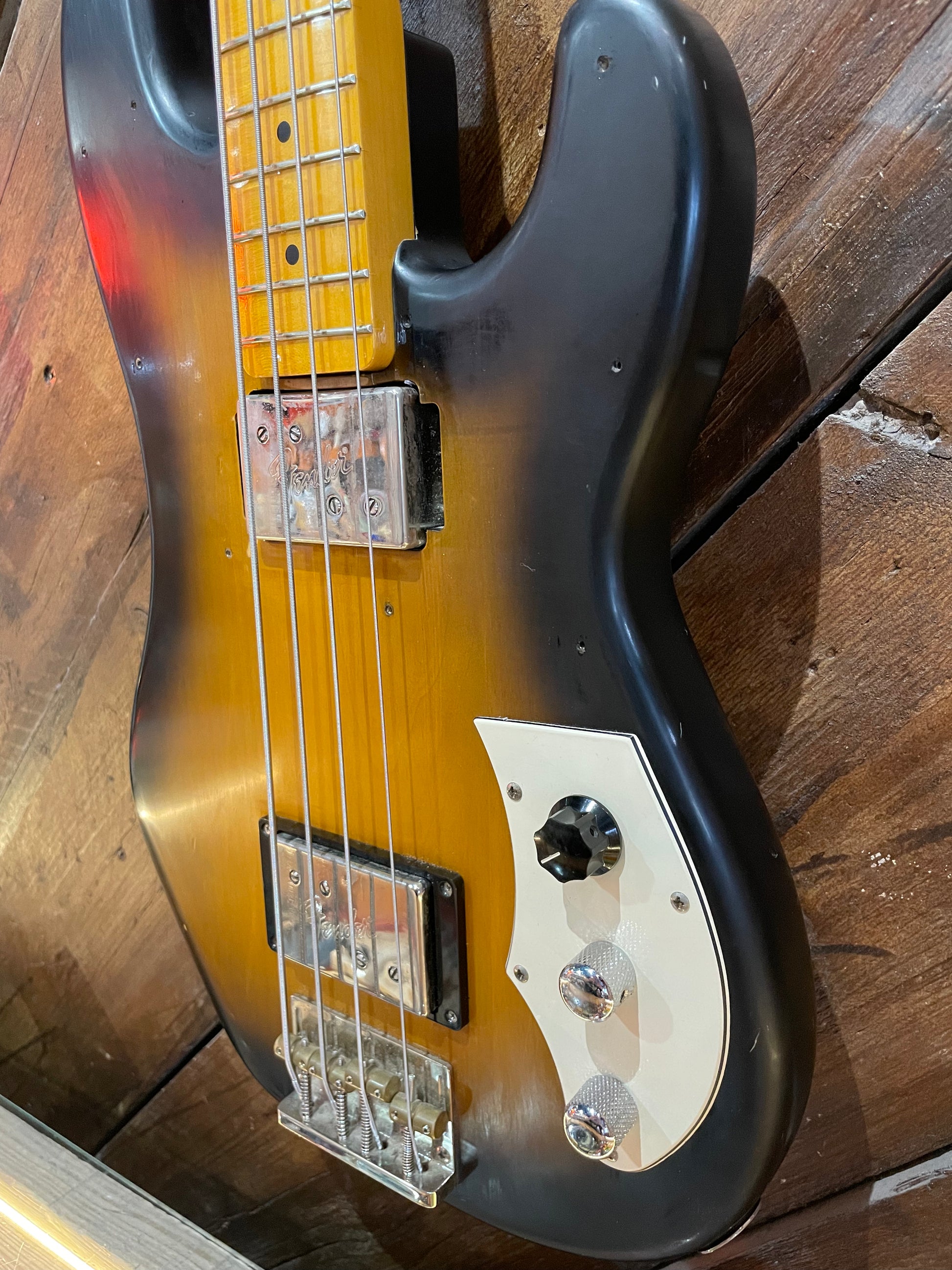 S/H 2011 Fender Modern Player Telecaster Bass HH, Sunburst