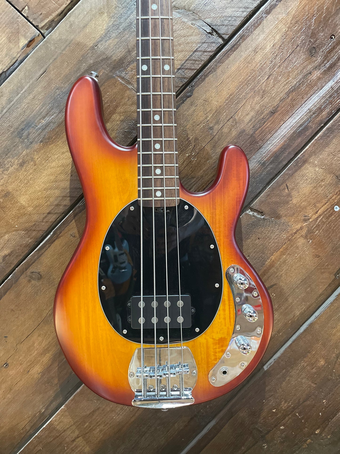 S/H Sterling By Music Man SUB Ray 4 Electric Bass, Honey Burst Satin