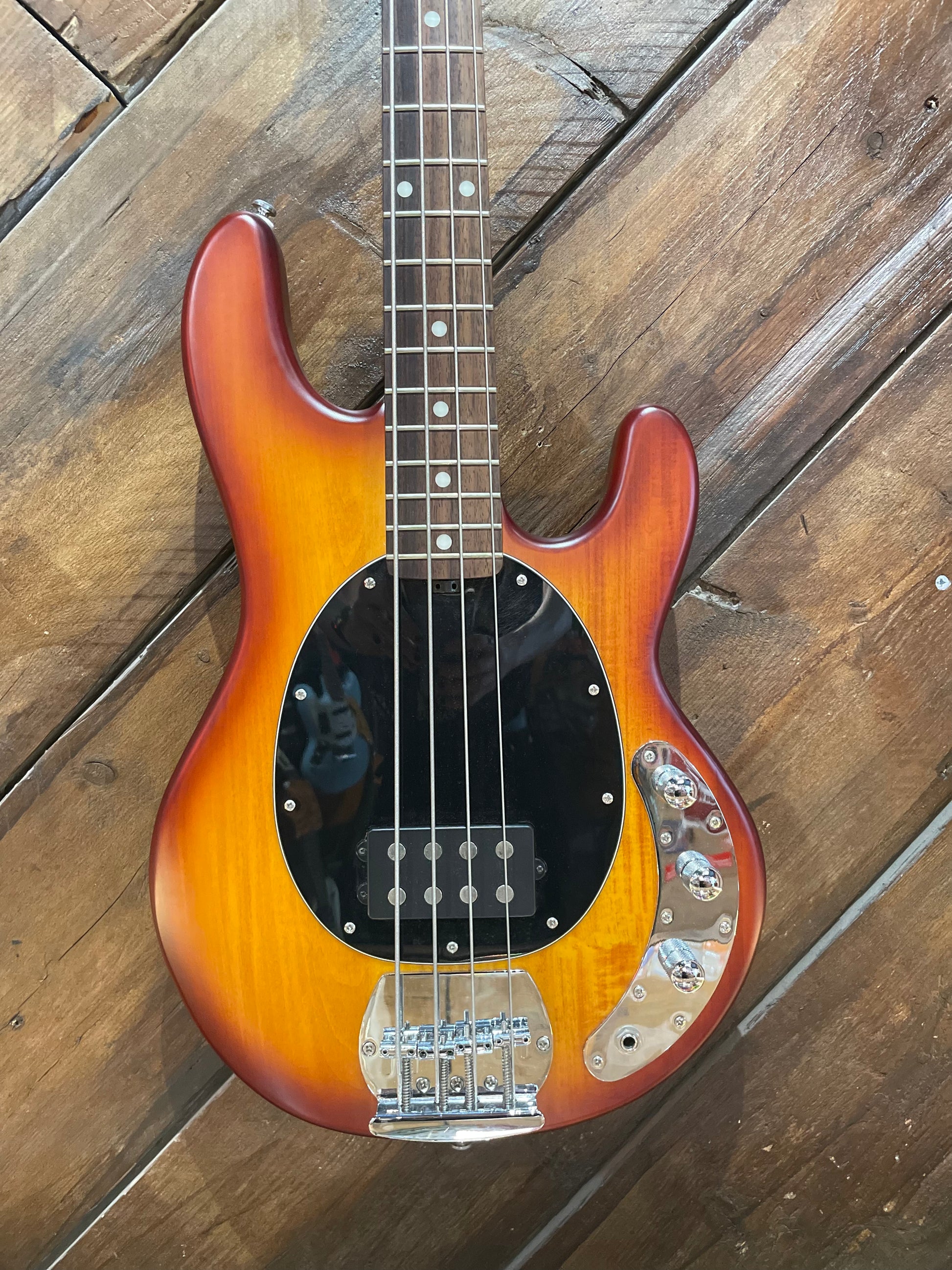 S/H Sterling By Music Man SUB Ray 4 Electric Bass, Honey Burst Satin