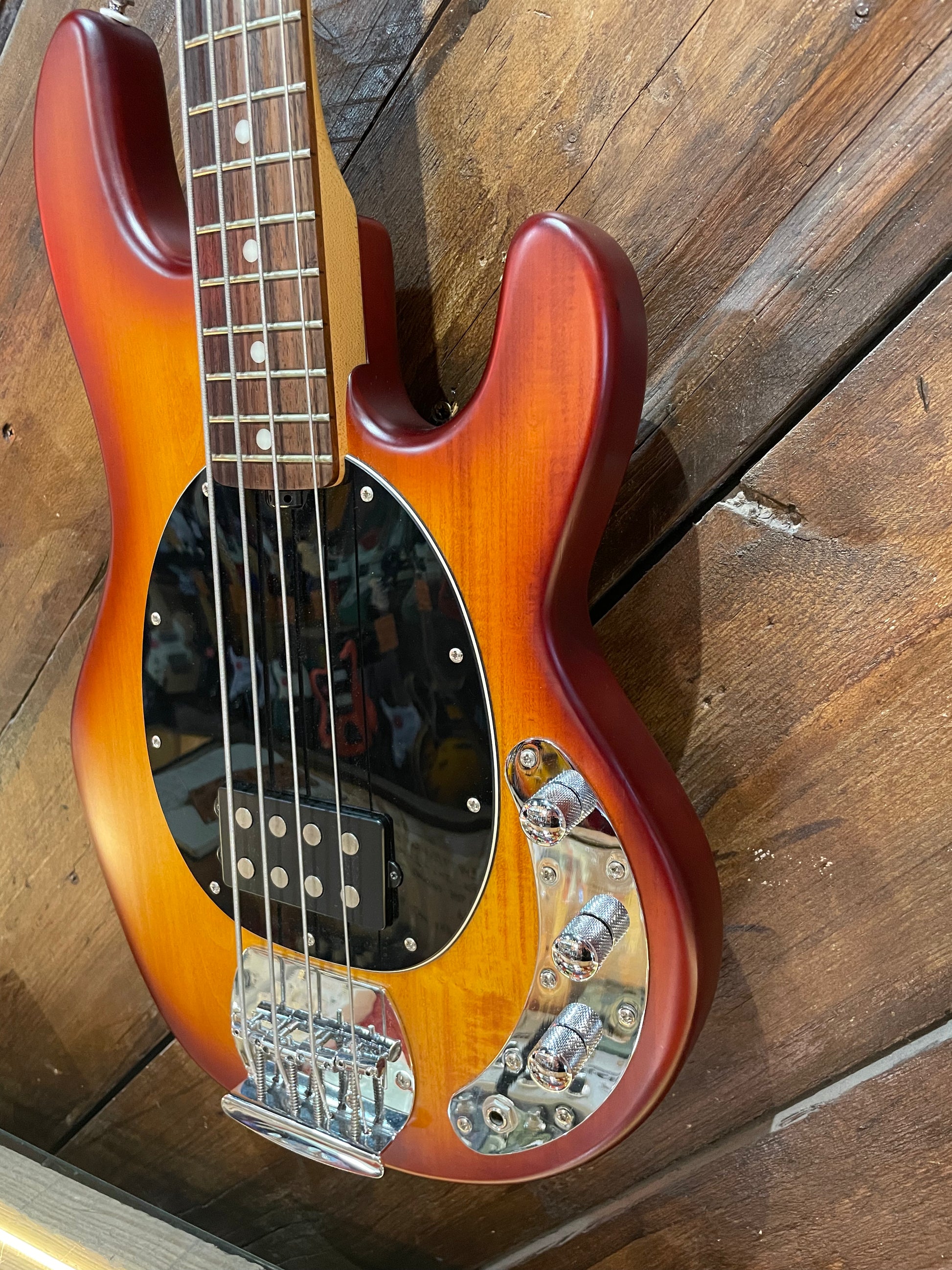 S/H Sterling By Music Man SUB Ray 4 Electric Bass, Honey Burst Satin