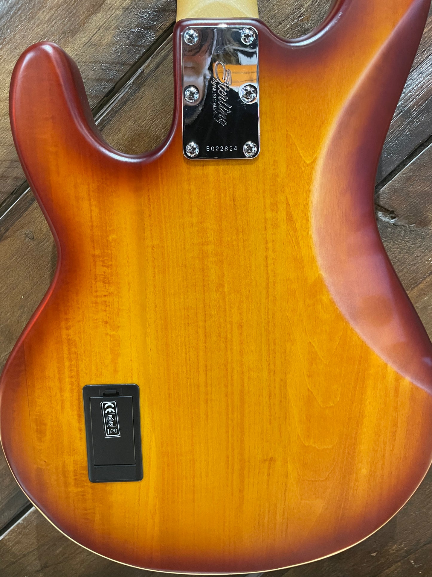 S/H Sterling By Music Man SUB Ray 4 Electric Bass, Honey Burst Satin