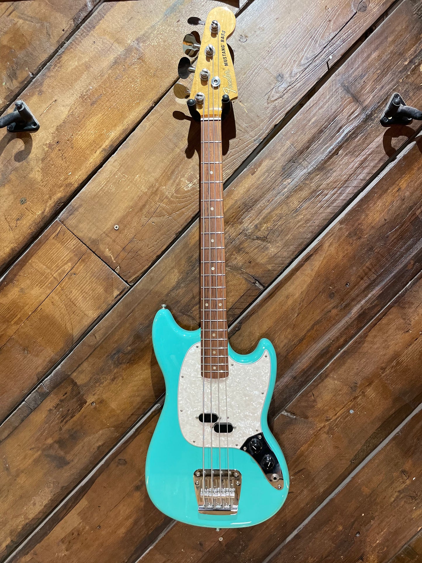 S/H 2022 Fender Vintera 60s Mustang Bass, Sea Foam Green