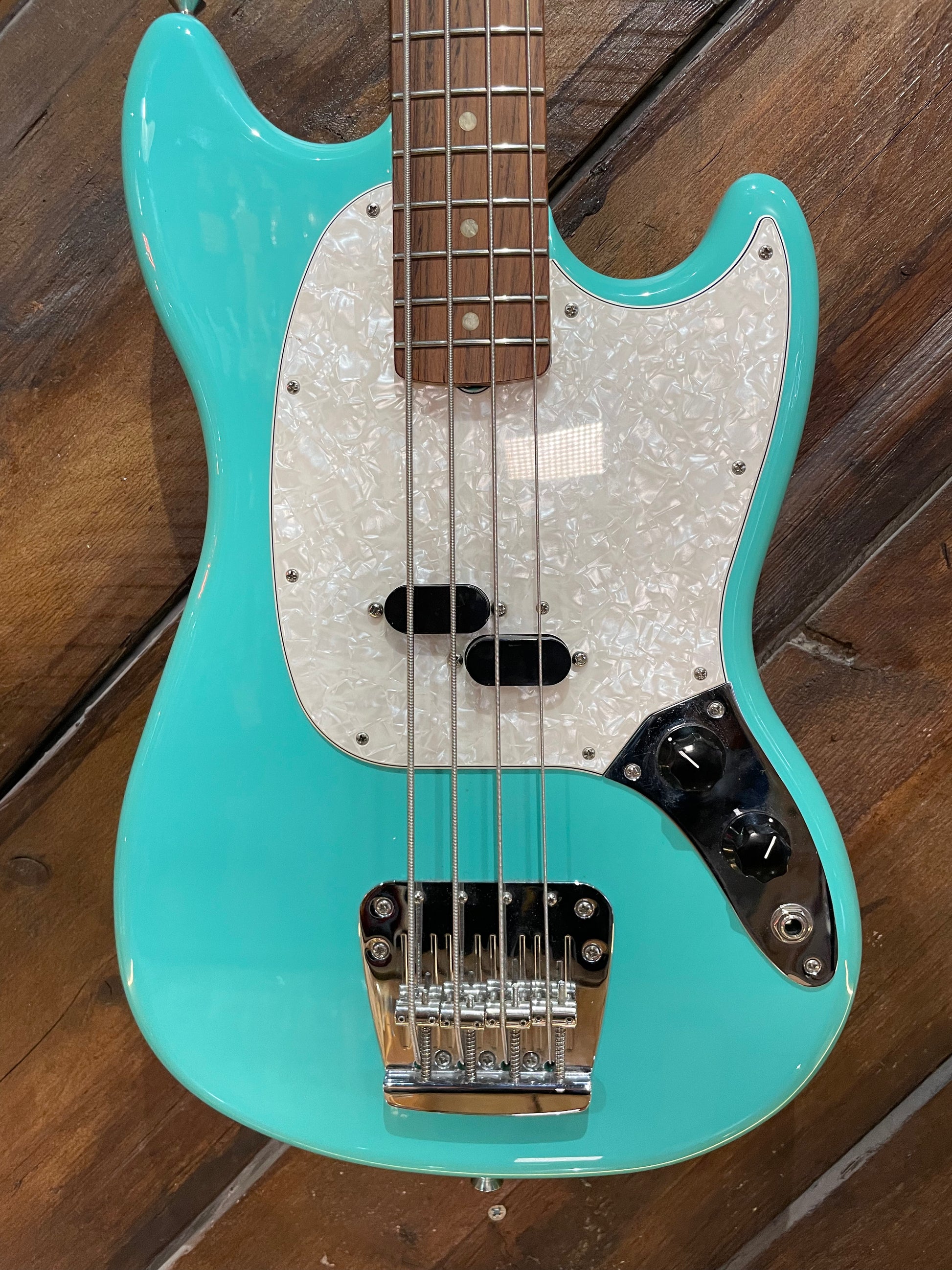 S/H 2022 Fender Vintera 60s Mustang Bass, Sea Foam Green