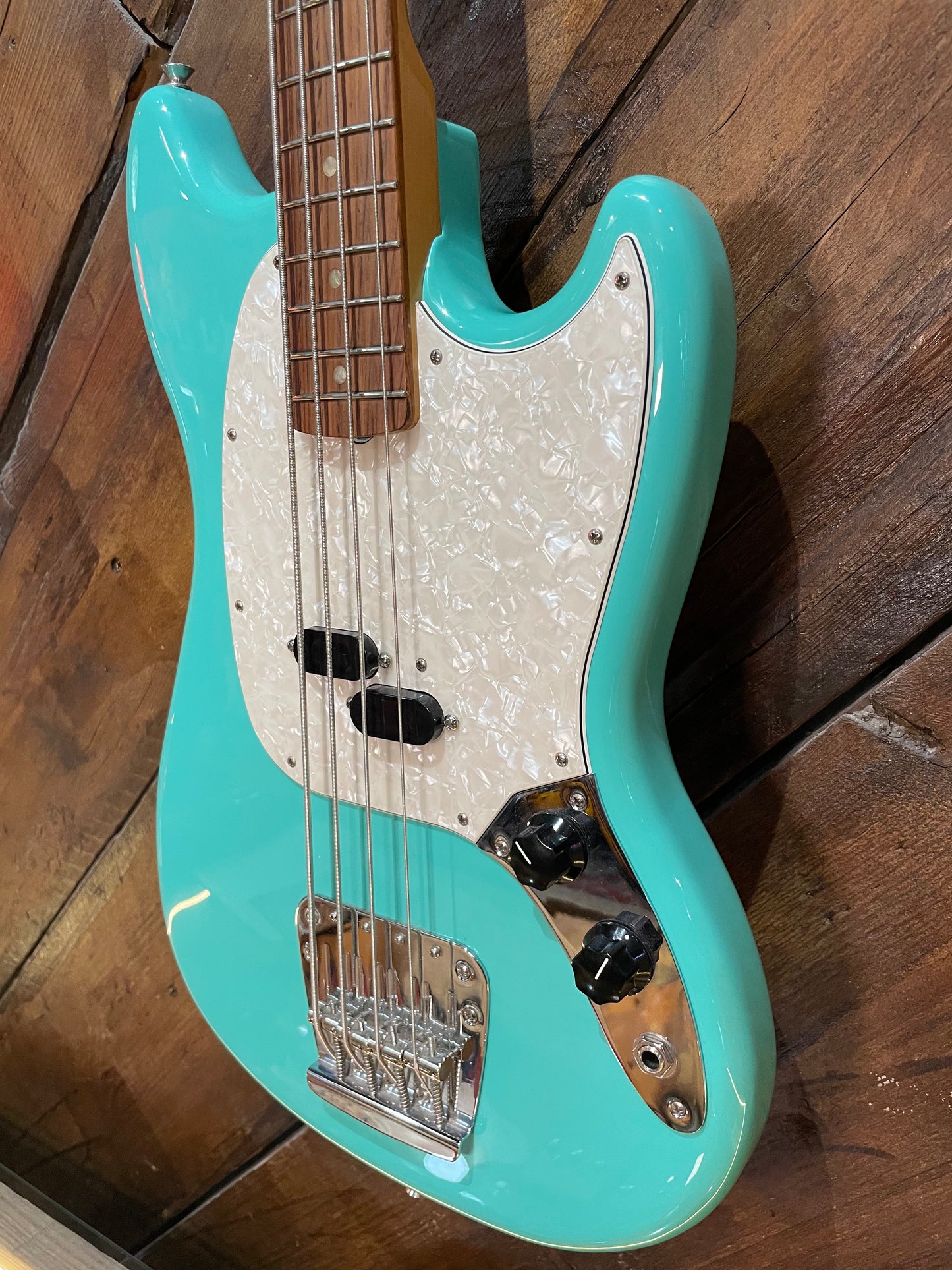 S/H 2022 Fender Vintera 60s Mustang Bass, Sea Foam Green