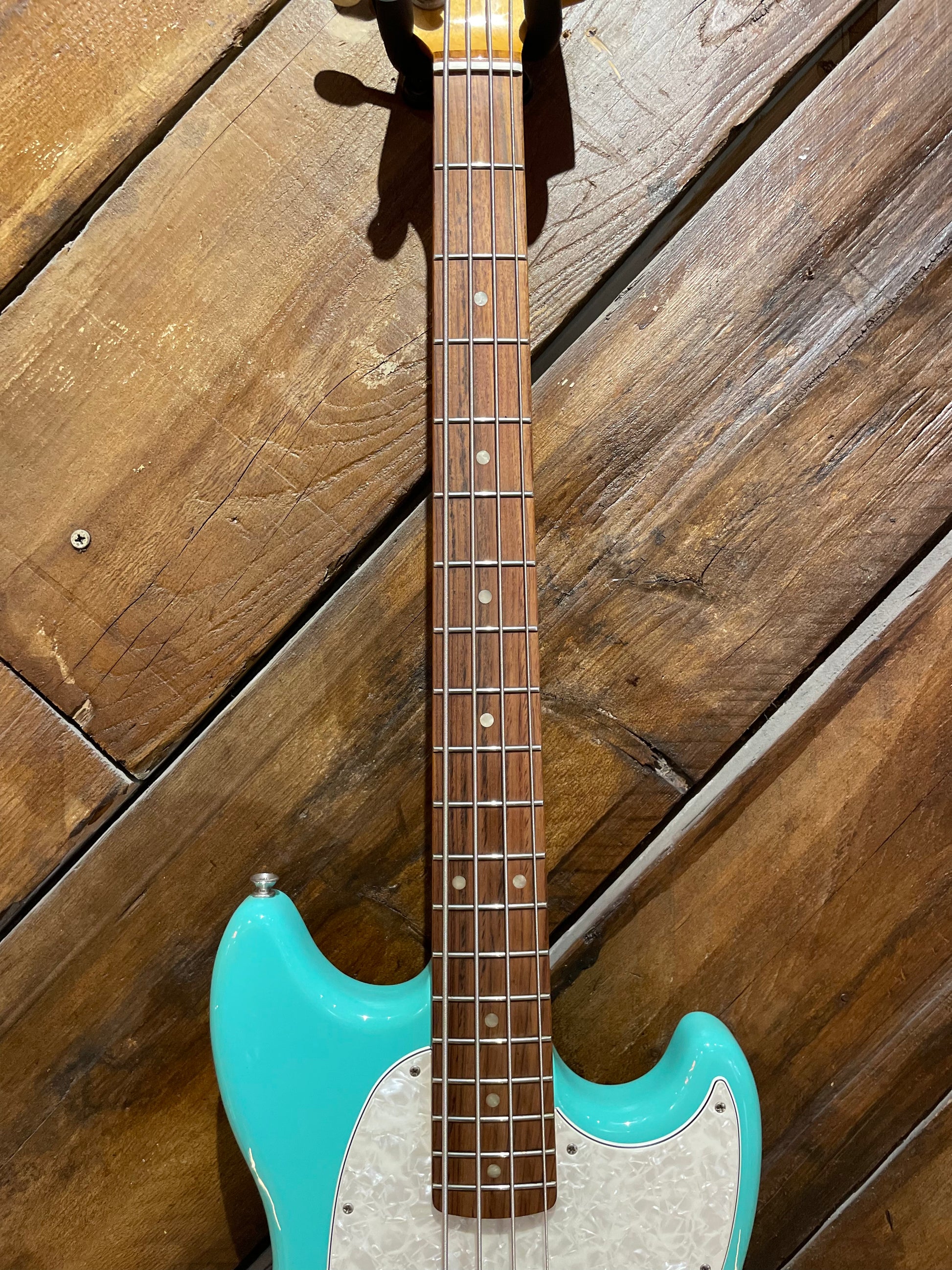 S/H 2022 Fender Vintera 60s Mustang Bass, Sea Foam Green