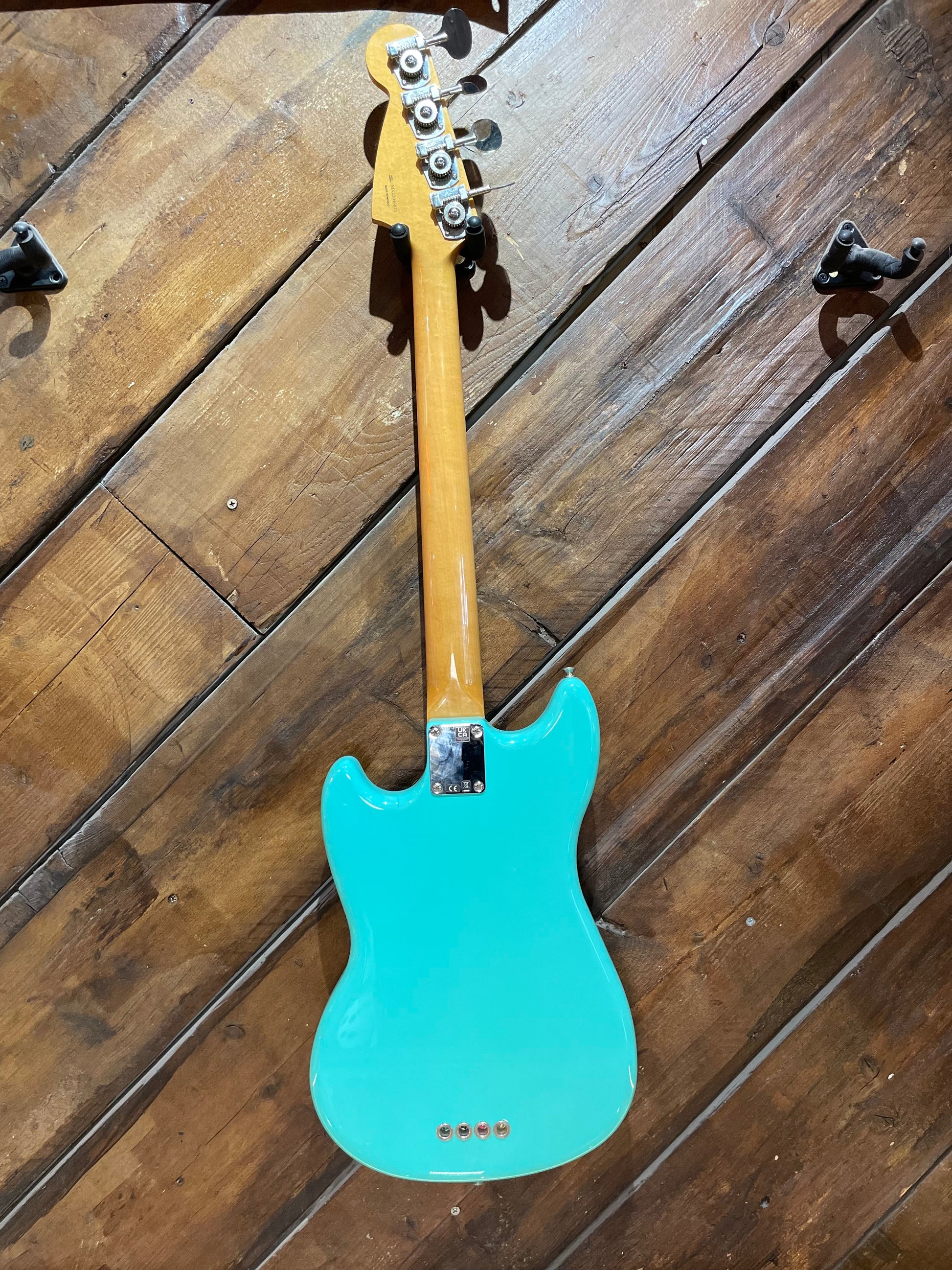 S/H 2022 Fender Vintera 60s Mustang Bass, Sea Foam Green