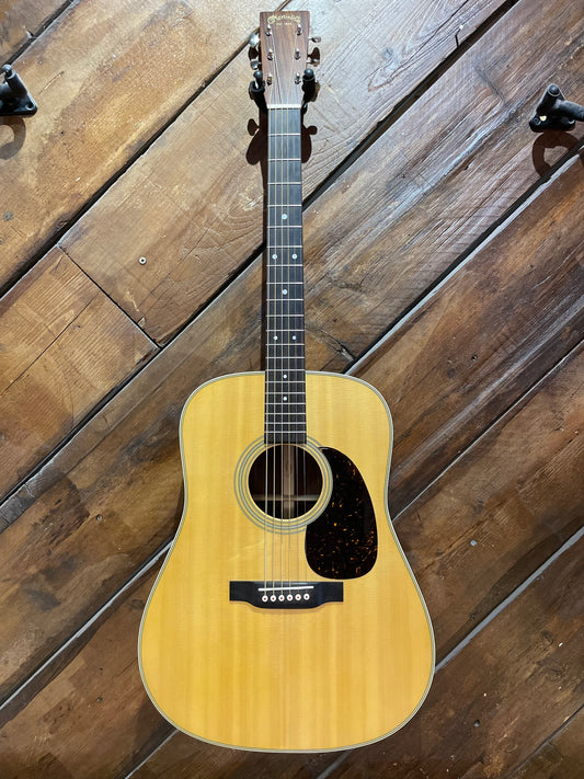 S/H 2022 Martin D-28 Satin Dreadnought Acoustic Guitar, Natural