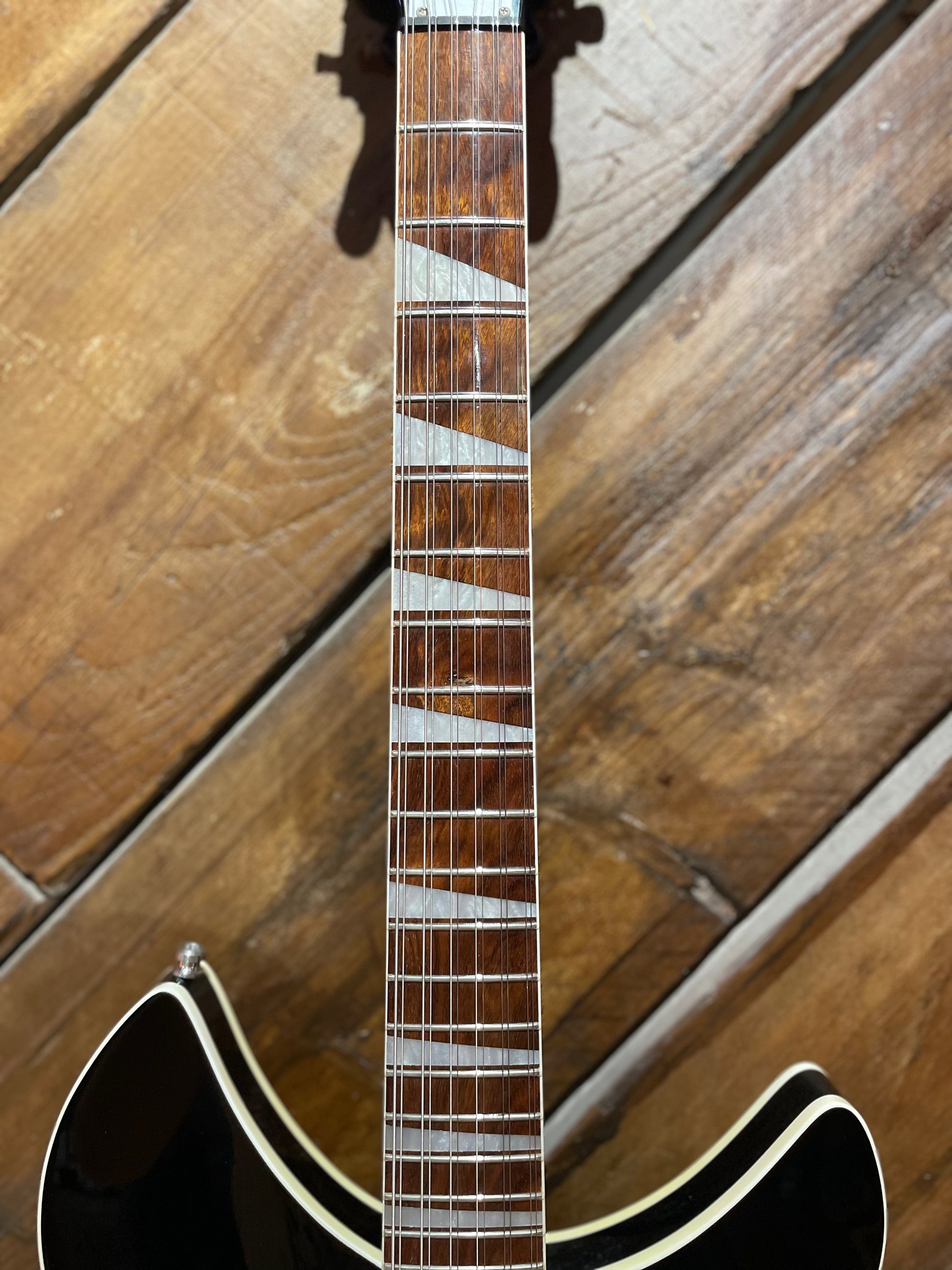 S/H 2024 Rickenbacker 1993 PLUS 330/12 12-String Electric Guitar, Jetglo