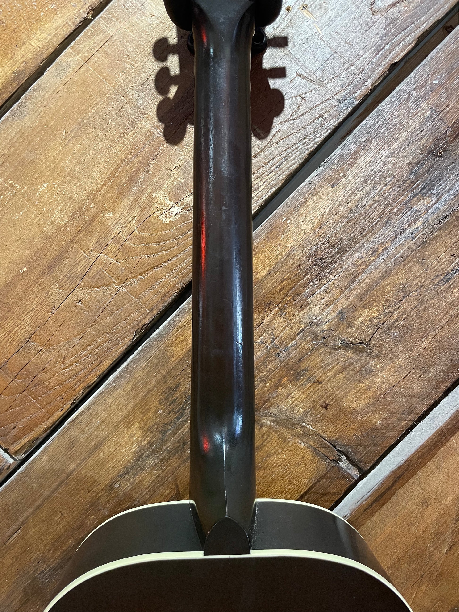 S/H 2025 Gibson L-00 Special Parlor Acoustic Guitar, Satin Sunburst