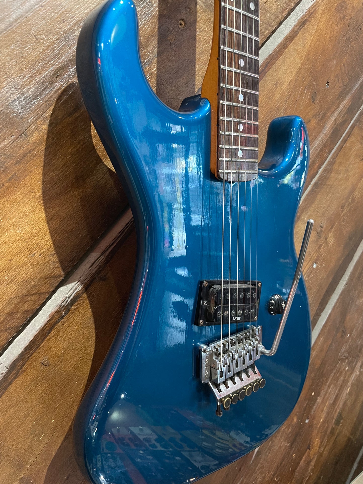S/H 1985 Kramer MIJ Focus 1000 Electric Guitar, Metallic Blue