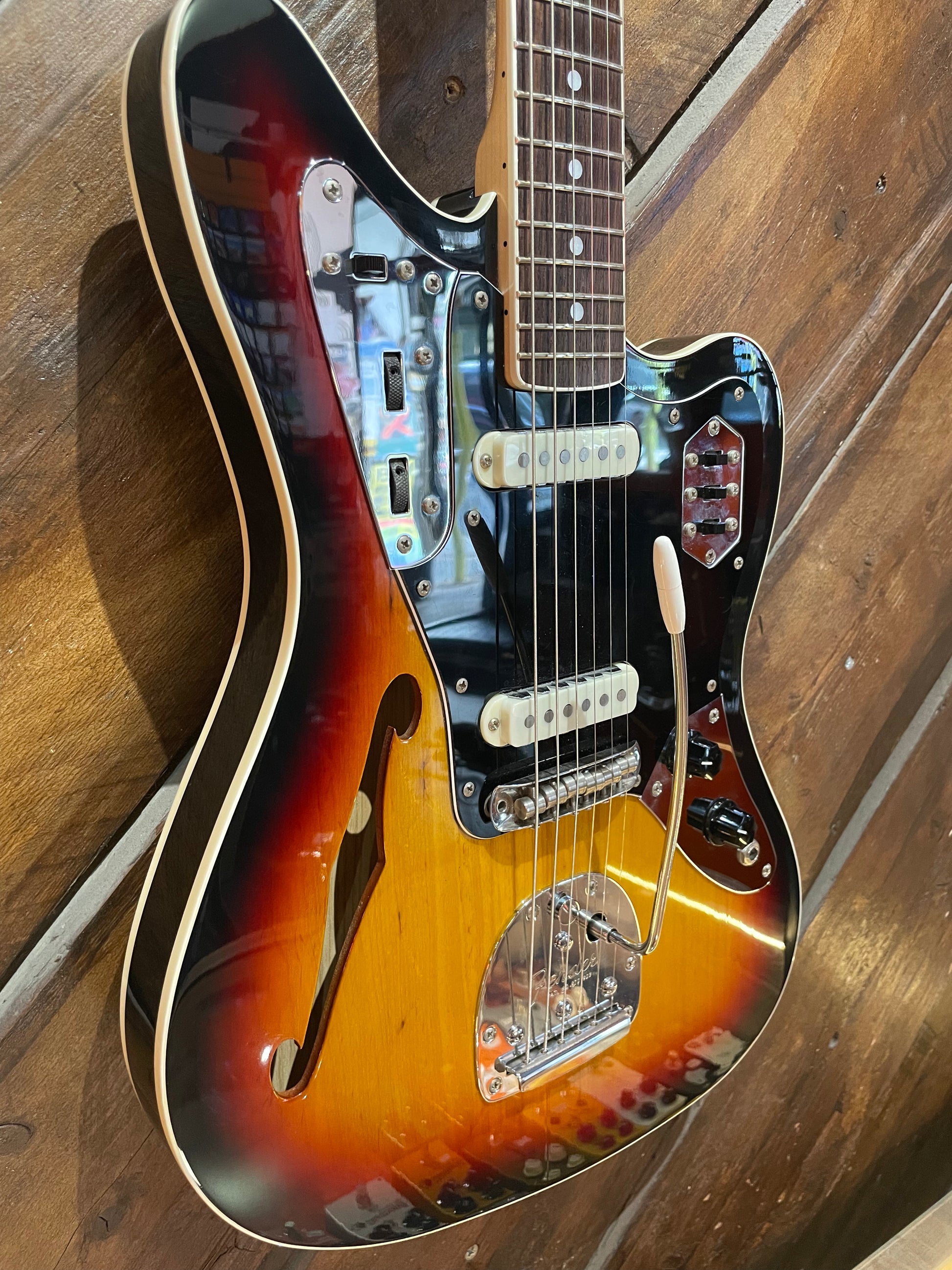S/H 2012 Fender MIJ FSR Thinline Jaguar, Three Tone Sunburst