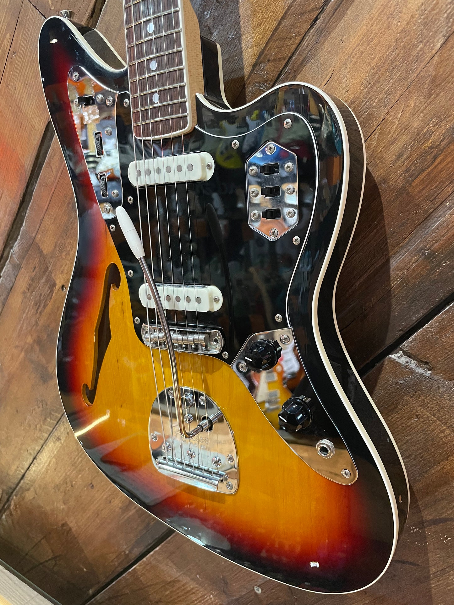 S/H 2012 Fender MIJ FSR Thinline Jaguar, Three Tone Sunburst