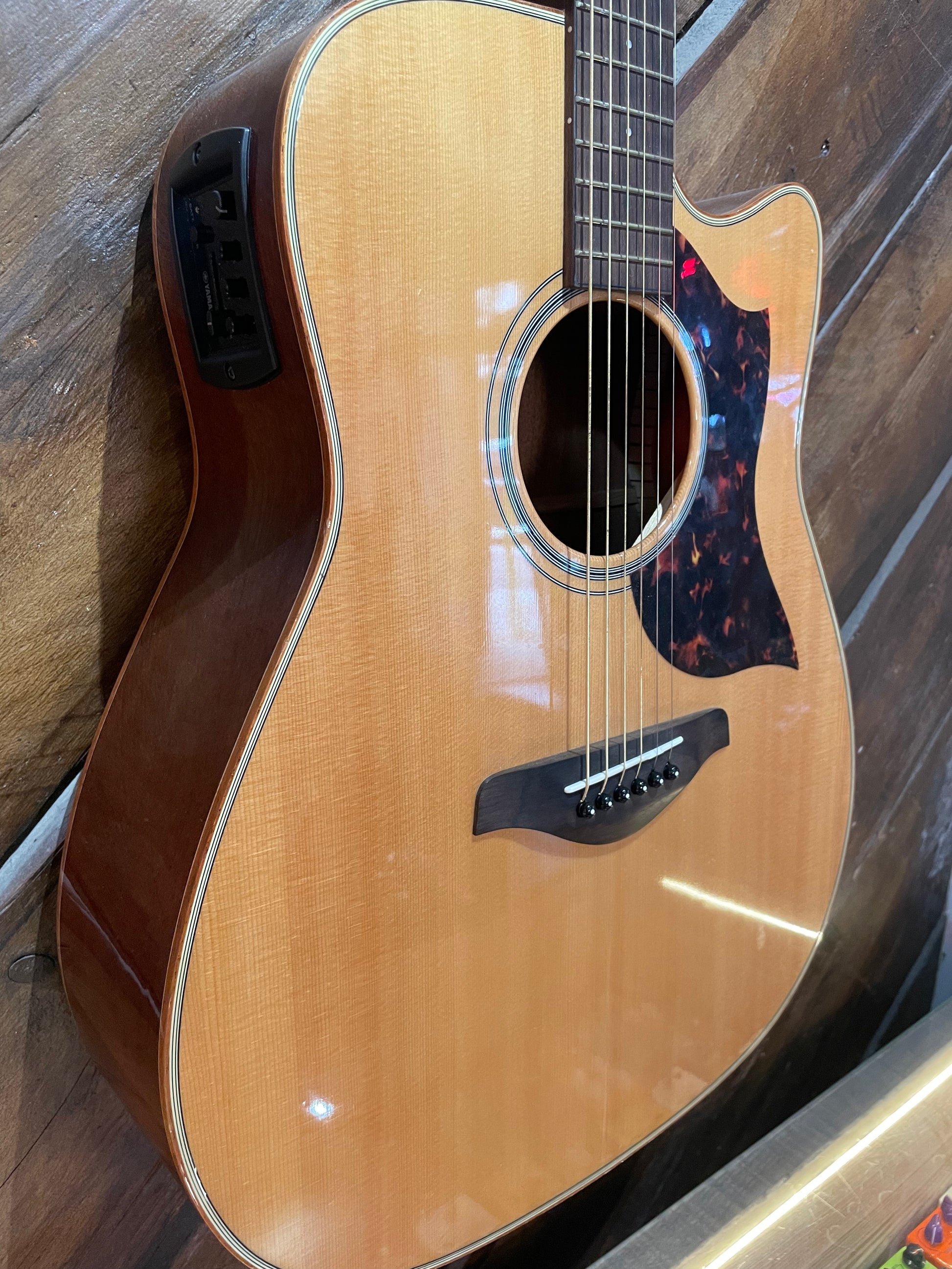 S/H Yamaha A1M Dreadnought Electro-Acoustic Guitar, Natural