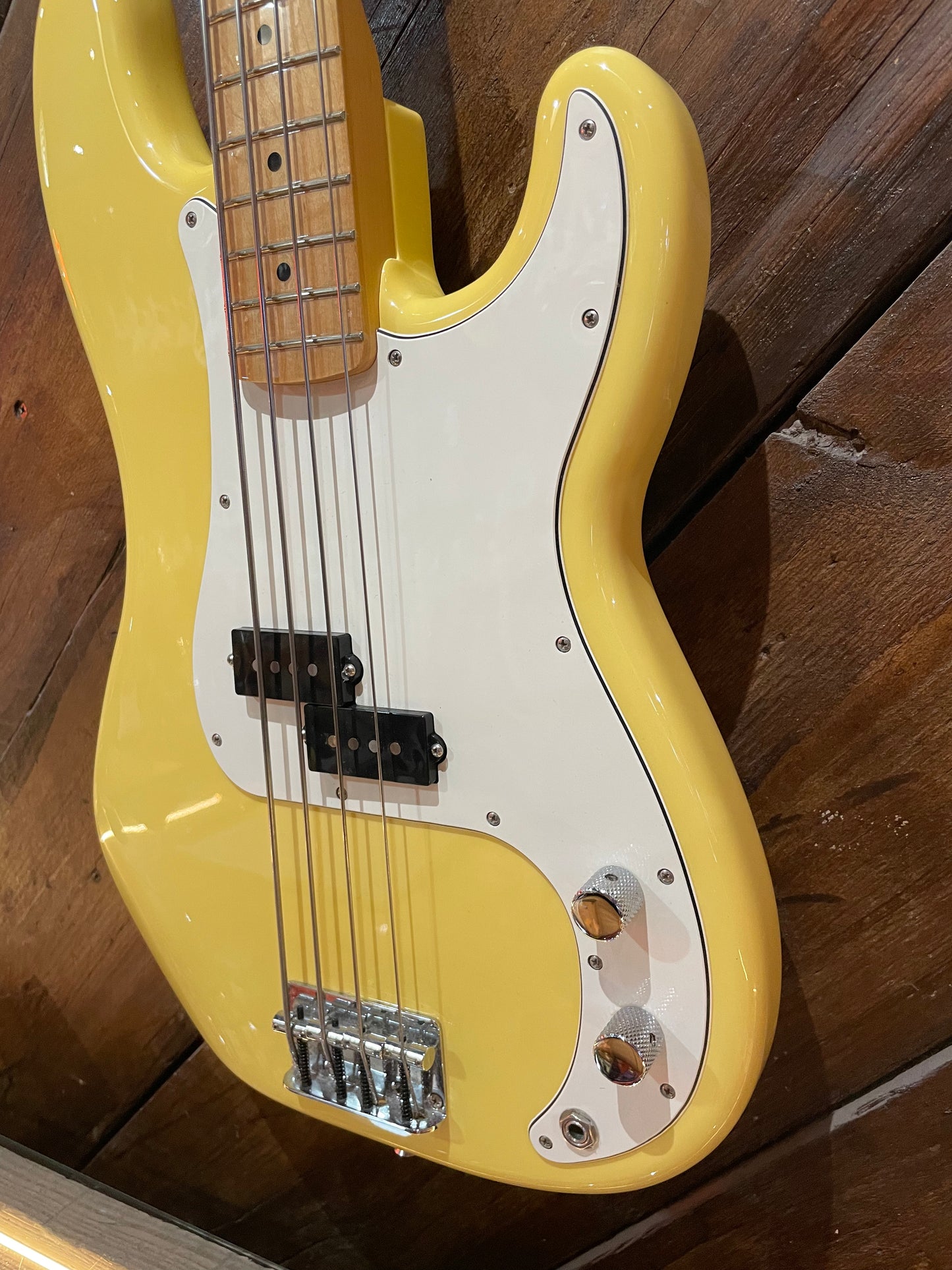S/H 2021 Fender Player 75th Anniversary Precision Bass, Buttercream