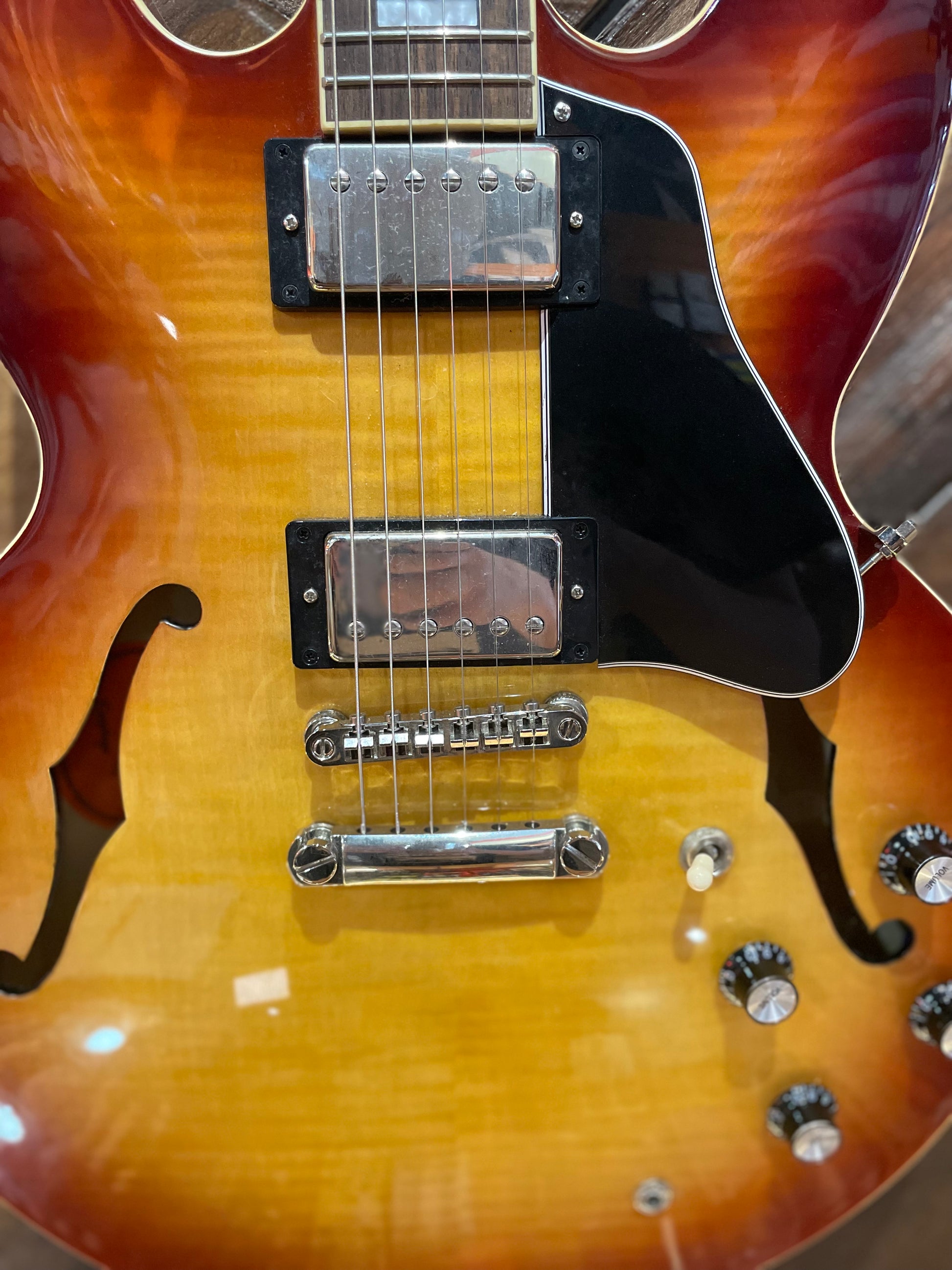 S/H Epiphone ES-335 Flamed Maple Semi Hollow Electric Guitar, Sunburst