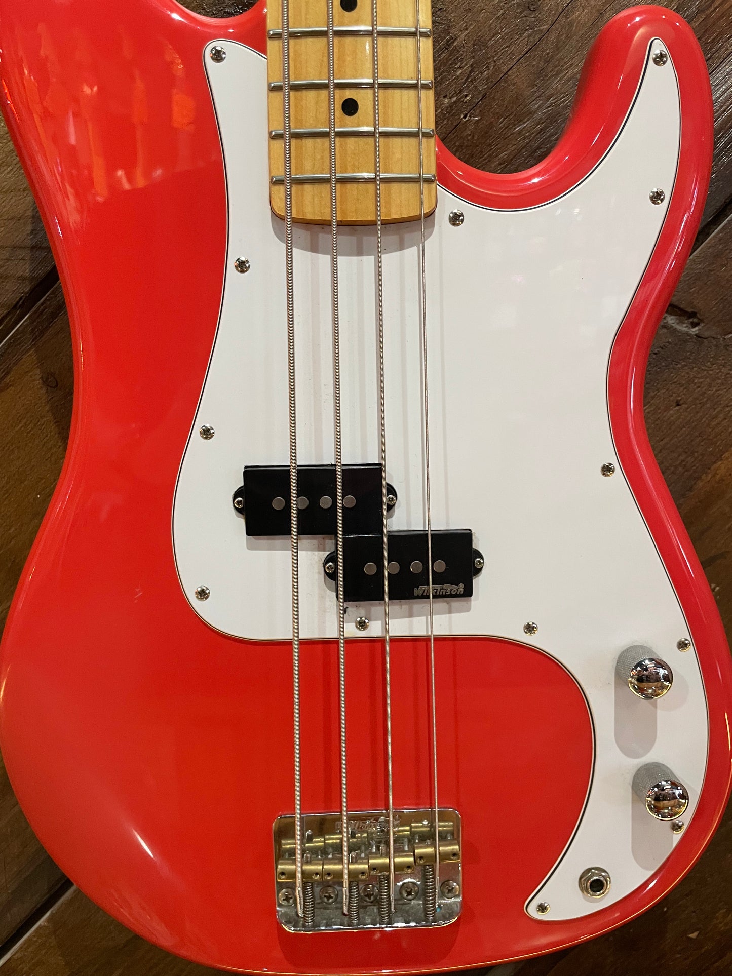 S/H Vintage Guitars ReIssue V4 Electric Bass, Fiesta Red
