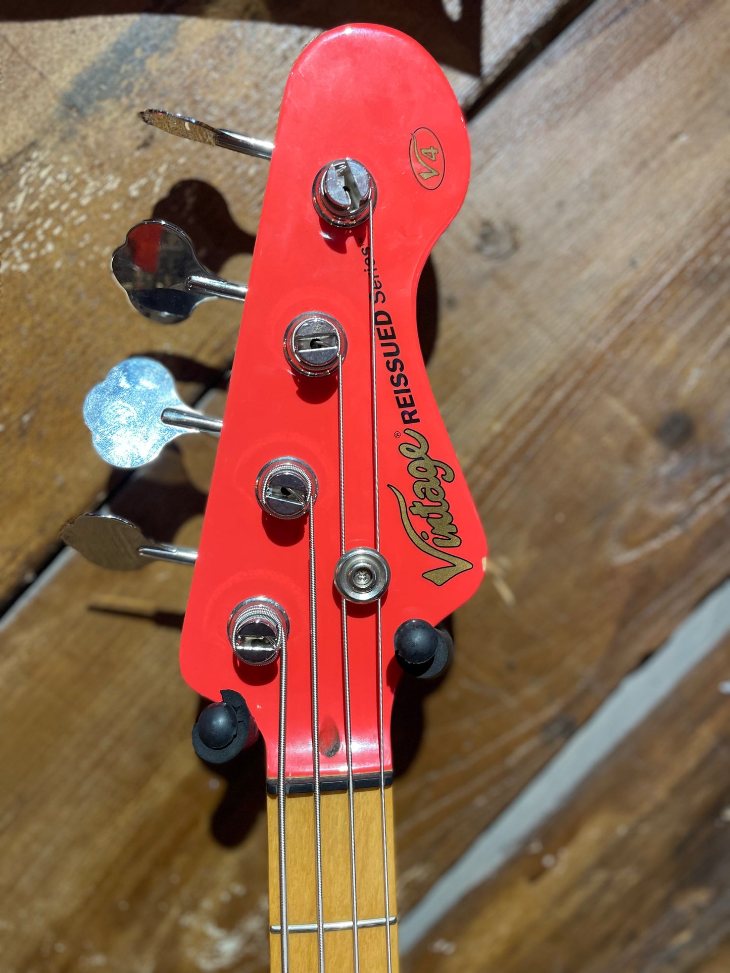 S/H Vintage Guitars ReIssue V4 Electric Bass, Fiesta Red