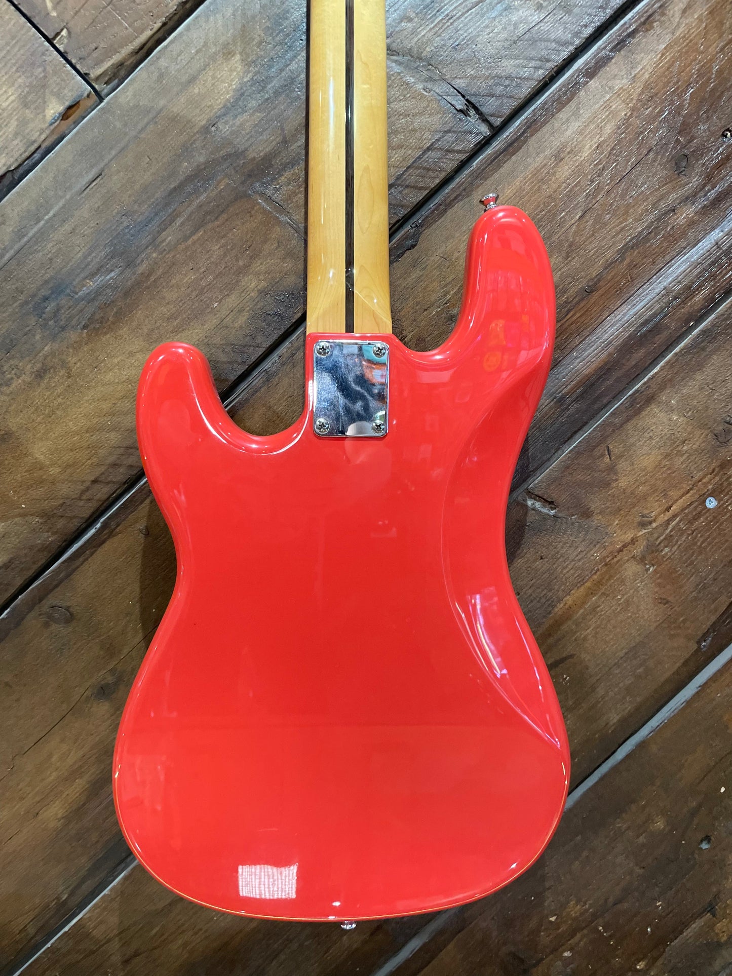 S/H Vintage Guitars ReIssue V4 Electric Bass, Fiesta Red