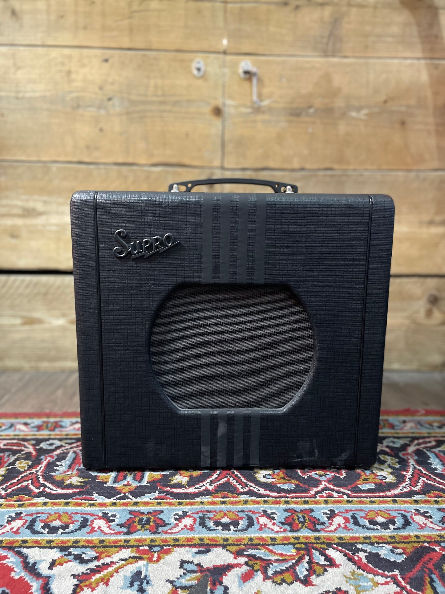 S/H Supro Delta King 10 Valve Combo Amplifier. Black
