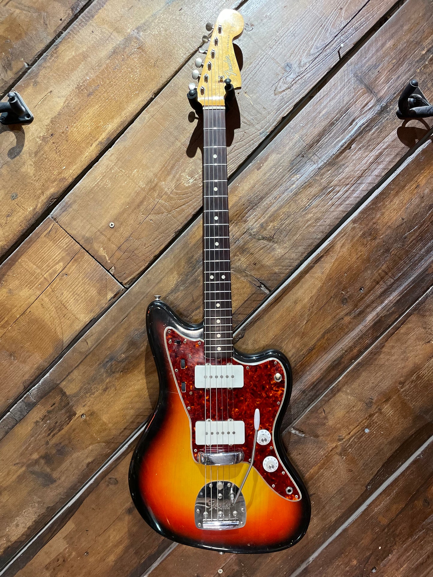 S/H 1965 Fender Jazzmaster, Three Tone Sunburst