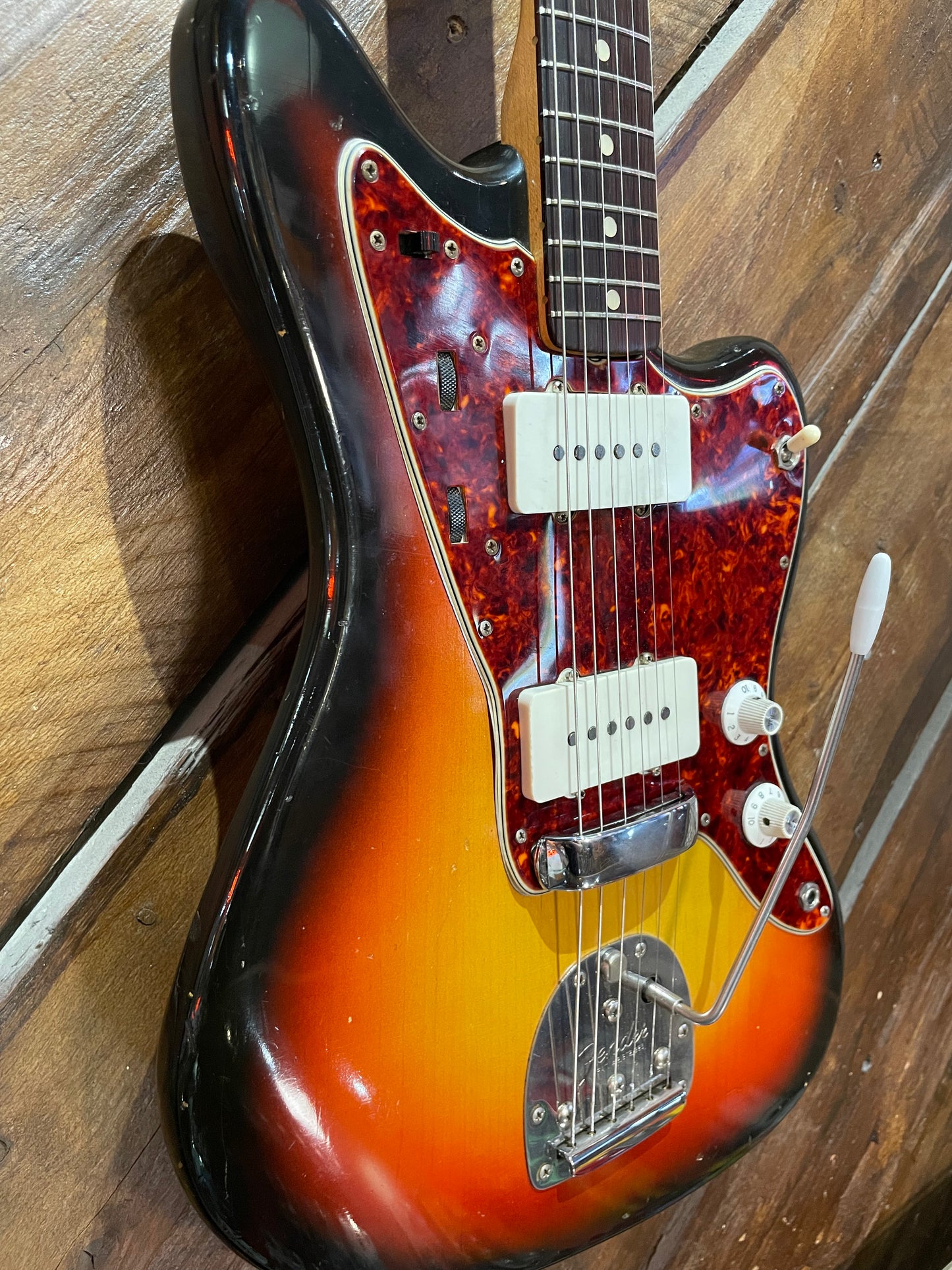 S/H 1965 Fender Jazzmaster, Three Tone Sunburst