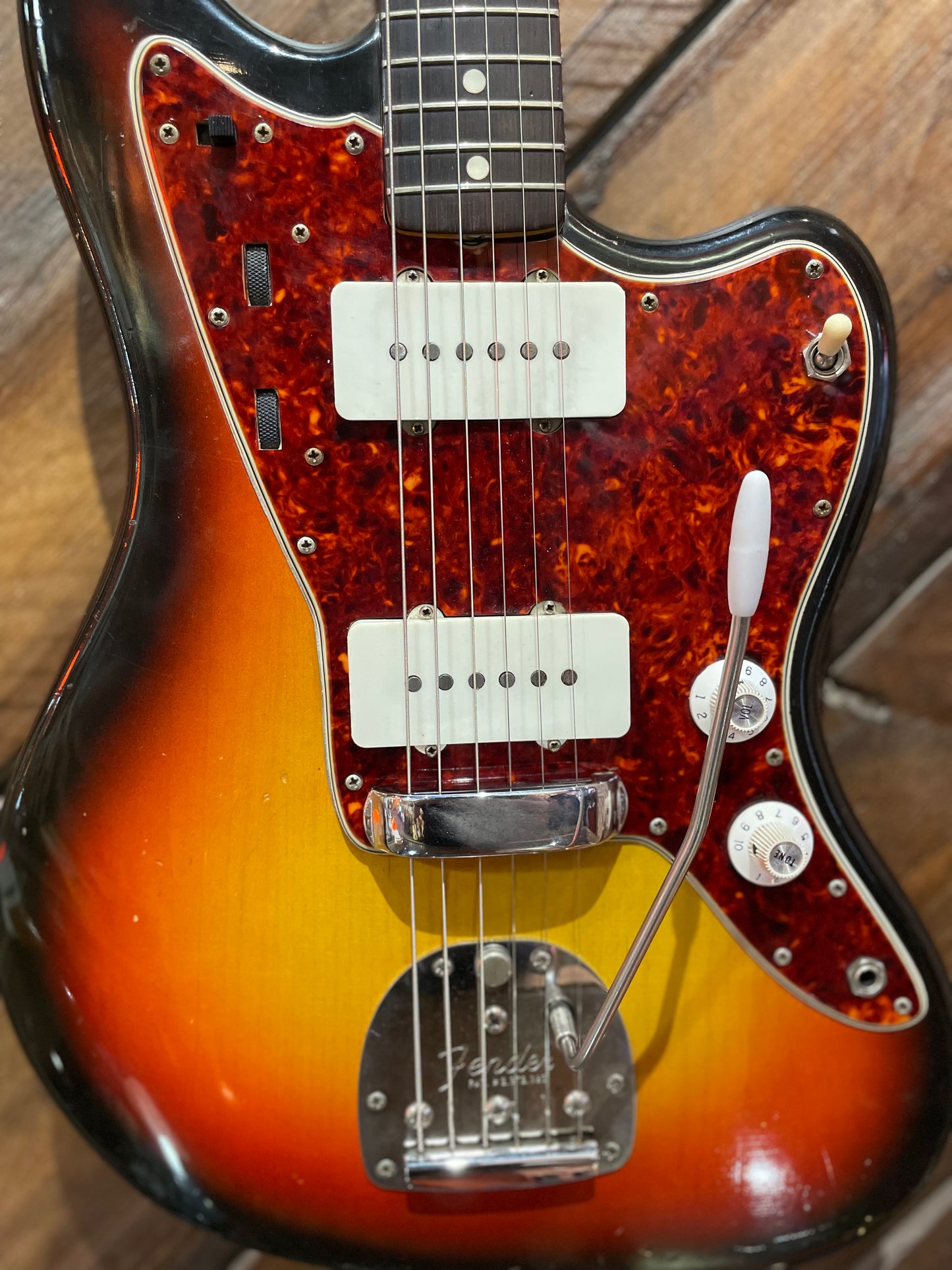 S/H 1965 Fender Jazzmaster, Three Tone Sunburst