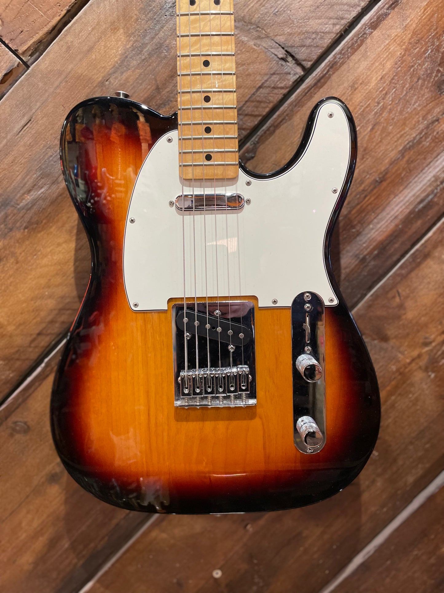 S/H 2015 Fender Mexican Standard Telecaster, Three Tone Sunburst