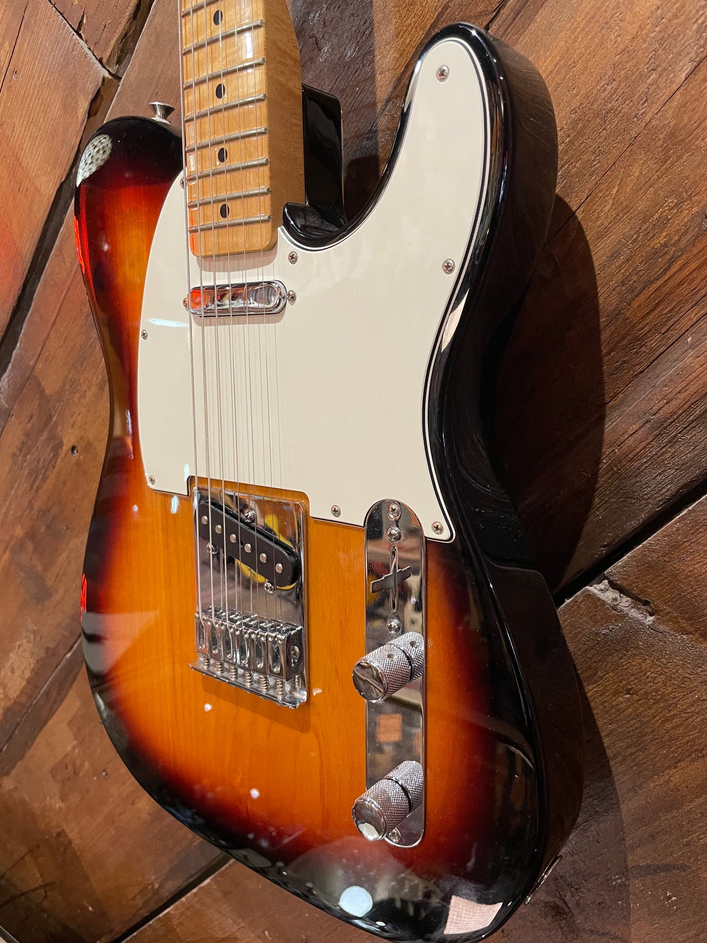 S/H 2015 Fender Mexican Standard Telecaster, Three Tone Sunburst