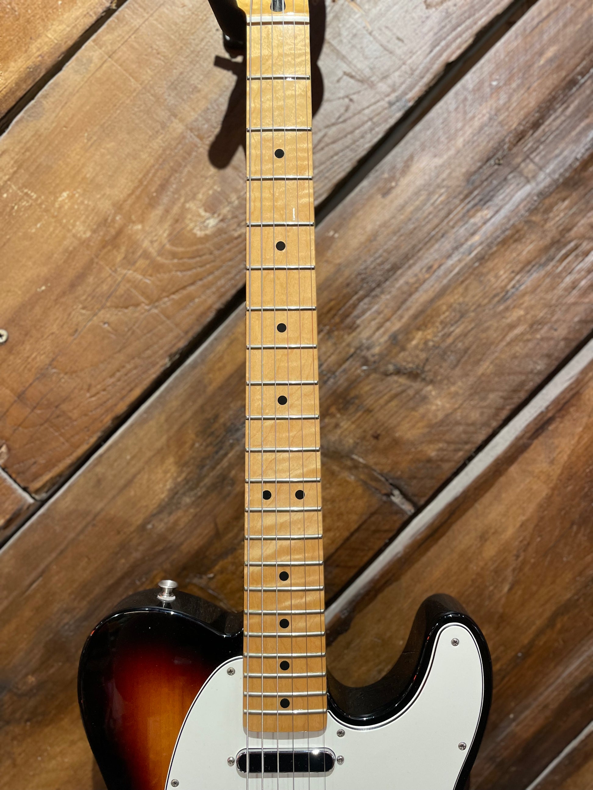 S/H 2015 Fender Mexican Standard Telecaster, Three Tone Sunburst