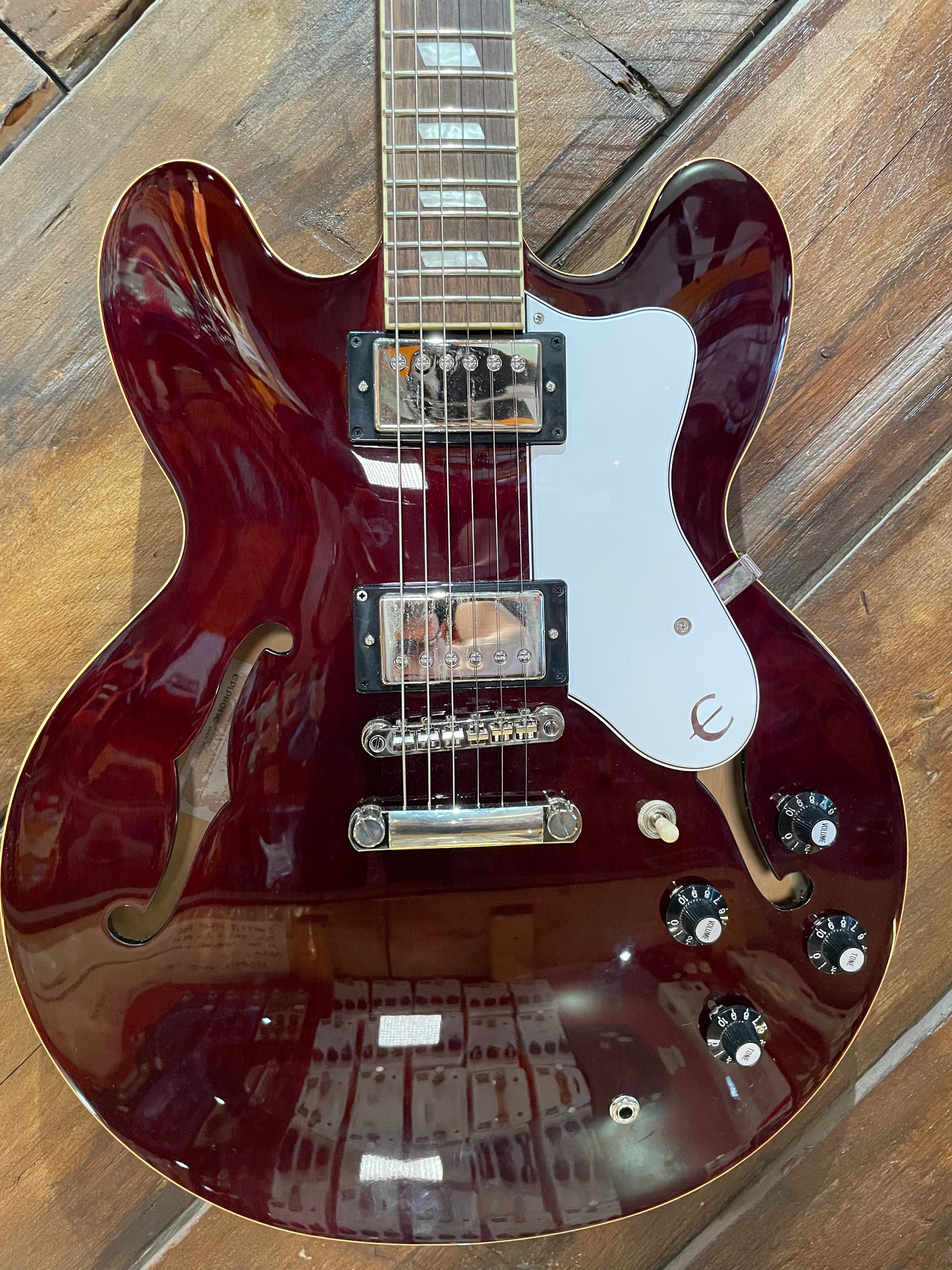 S/H Epiphone Artist Noel Gallagher Signature Riviera, Dark Red Wine