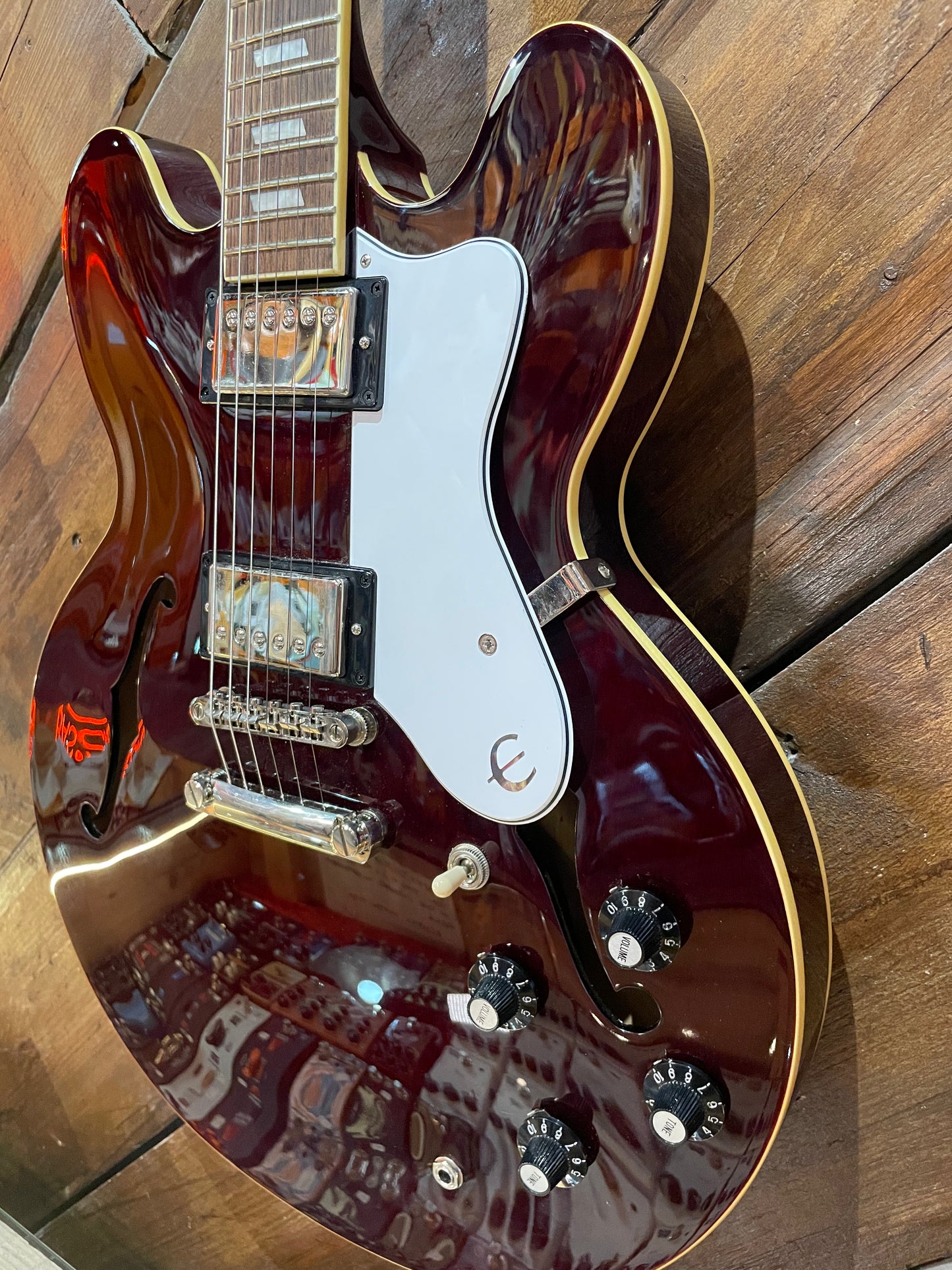 S/H Epiphone Artist Noel Gallagher Signature Riviera, Dark Red Wine