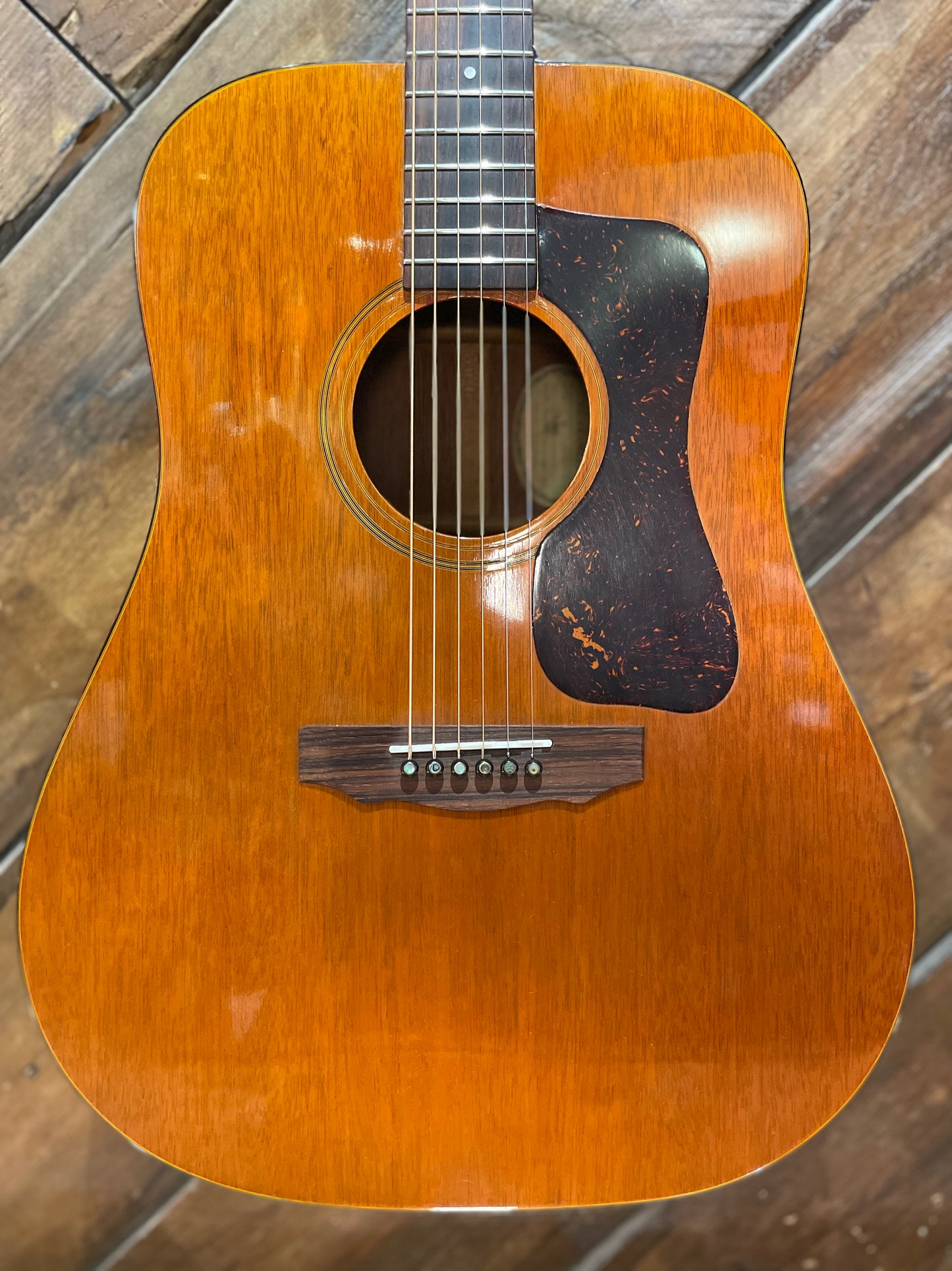 S/H 1973 Guild D-25 Dreadnought Acoustic Guitar, Natural