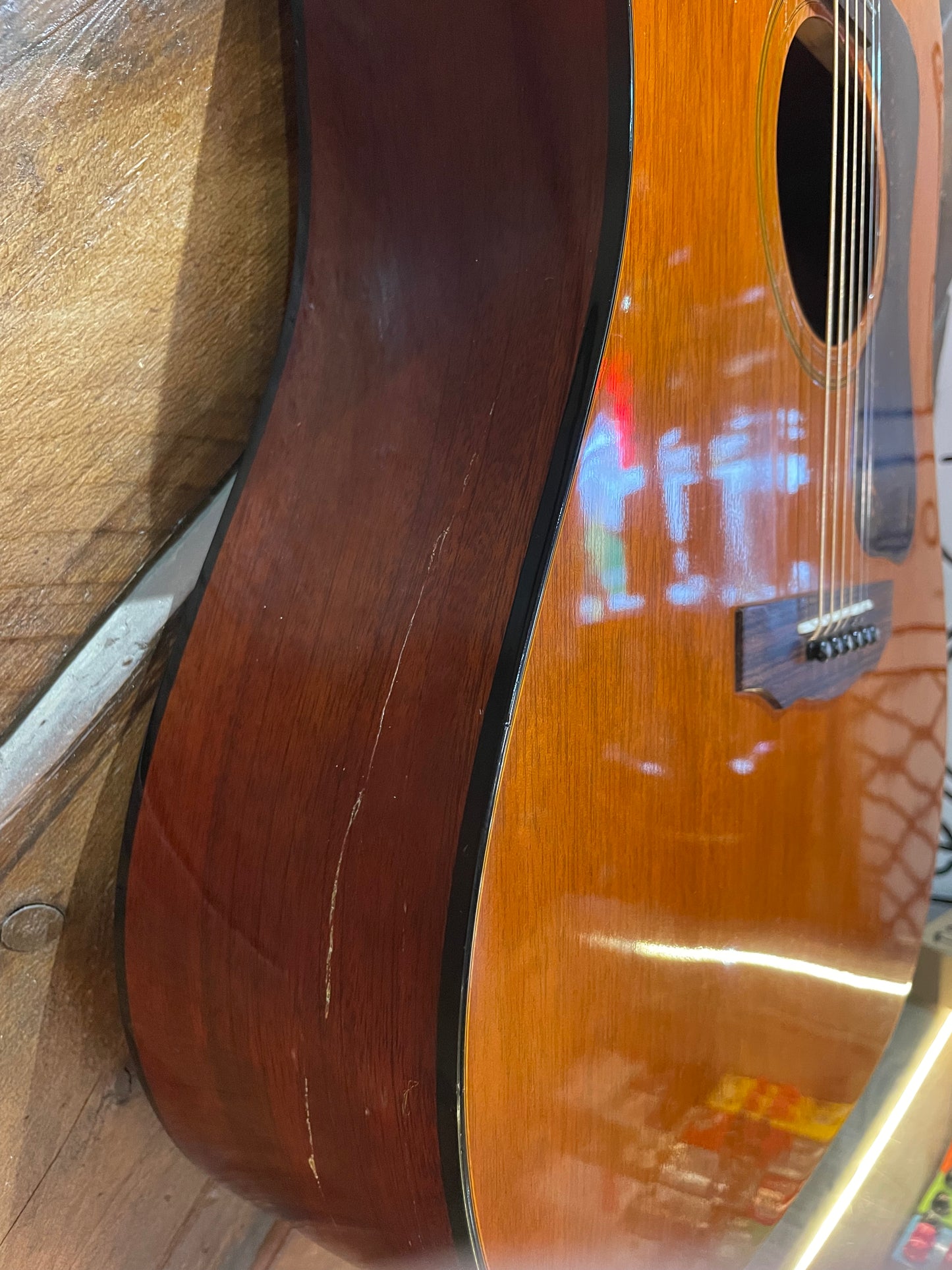 S/H 1973 Guild D-25 Dreadnought Acoustic Guitar, Natural