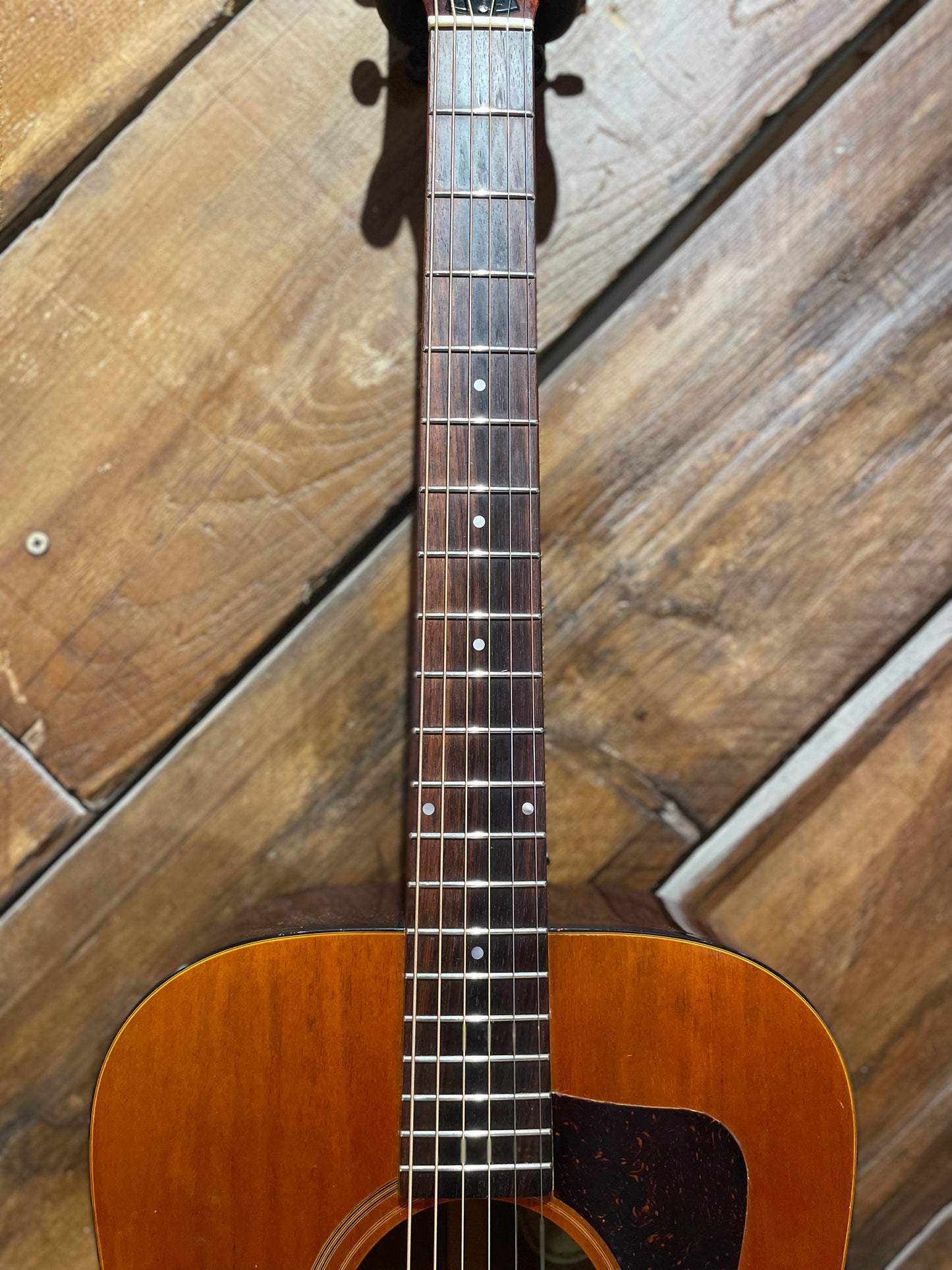 S/H 1973 Guild D-25 Dreadnought Acoustic Guitar, Natural