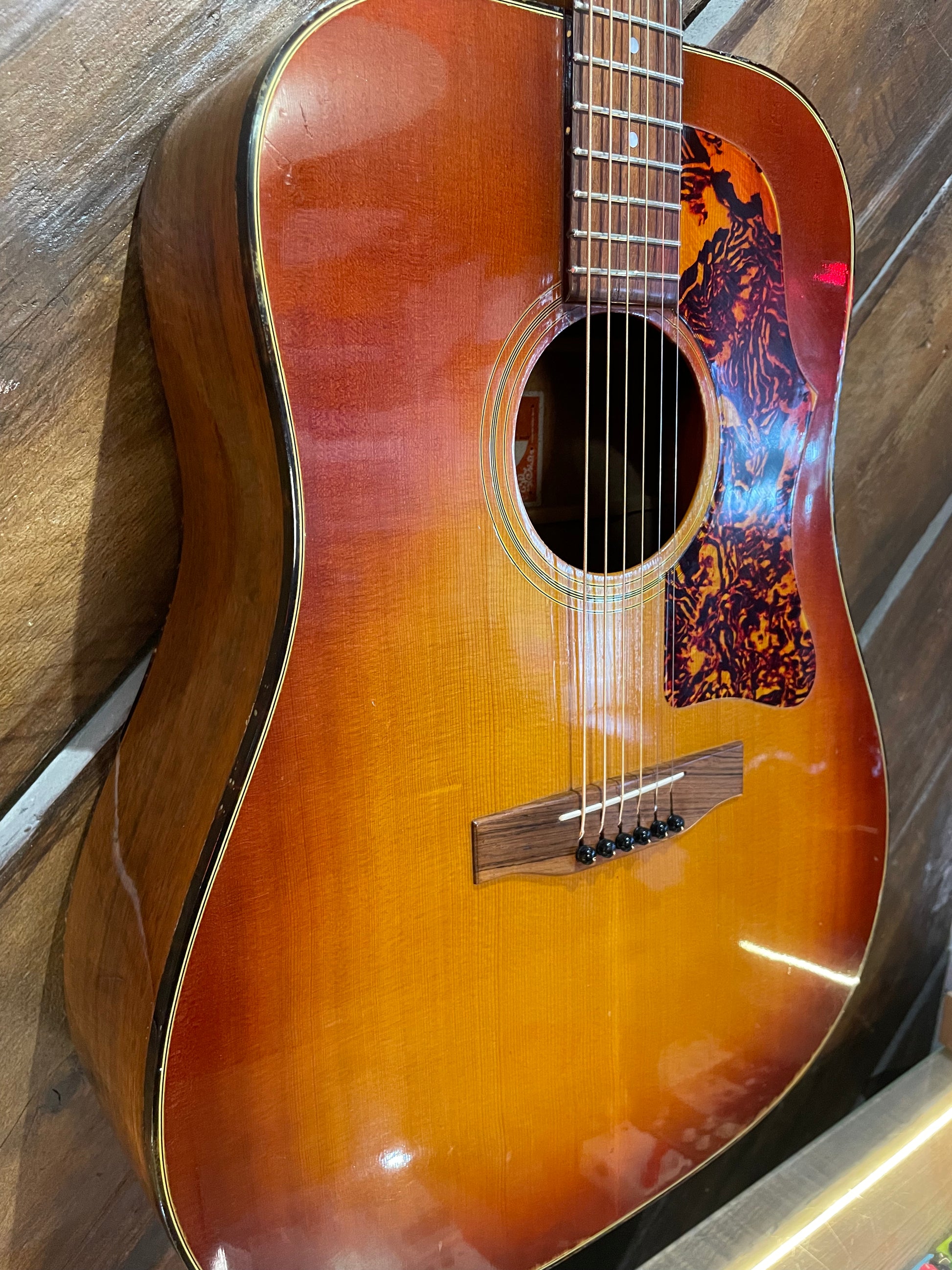 S/H 1973 Gibson J-45 Deluxe, Sunburst