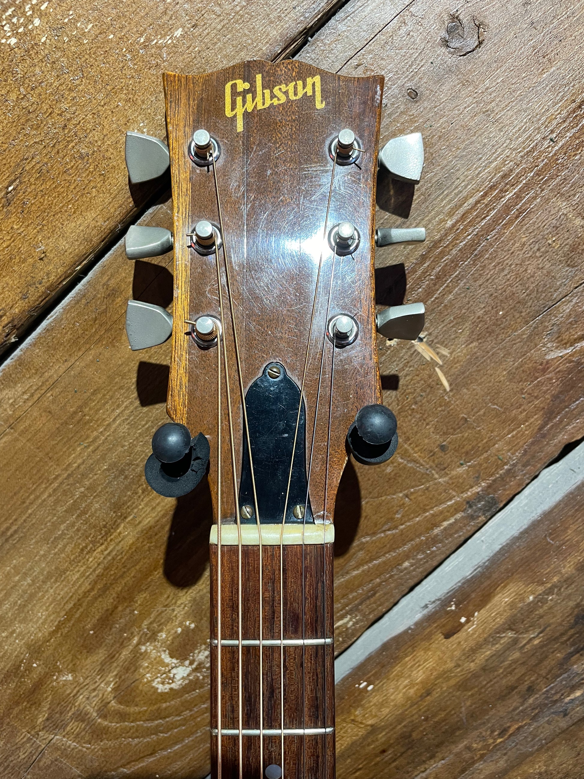 S/H 1973 Gibson J-45 Deluxe, Sunburst