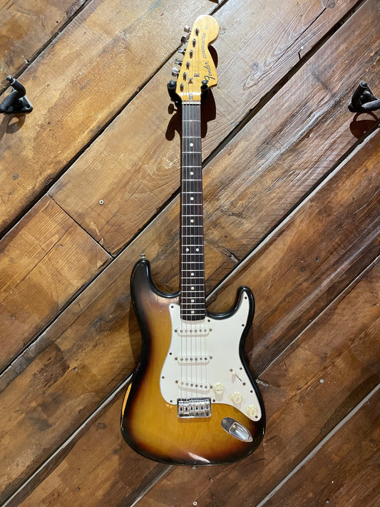 S/H 1974 Fender Stratocaster Hard Tail, Three Tone Sunburst
