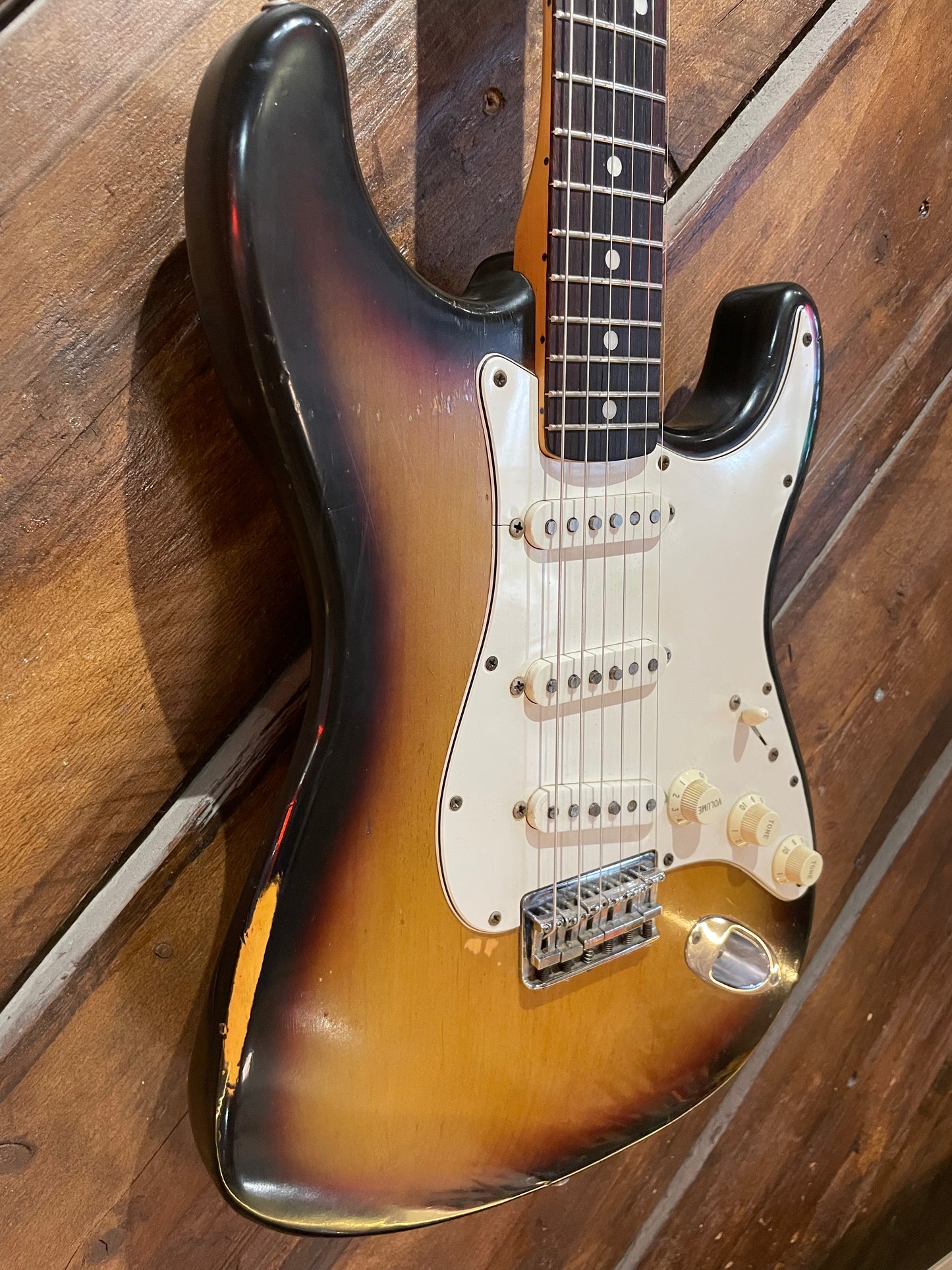S/H 1974 Fender Stratocaster Hard Tail, Three Tone Sunburst