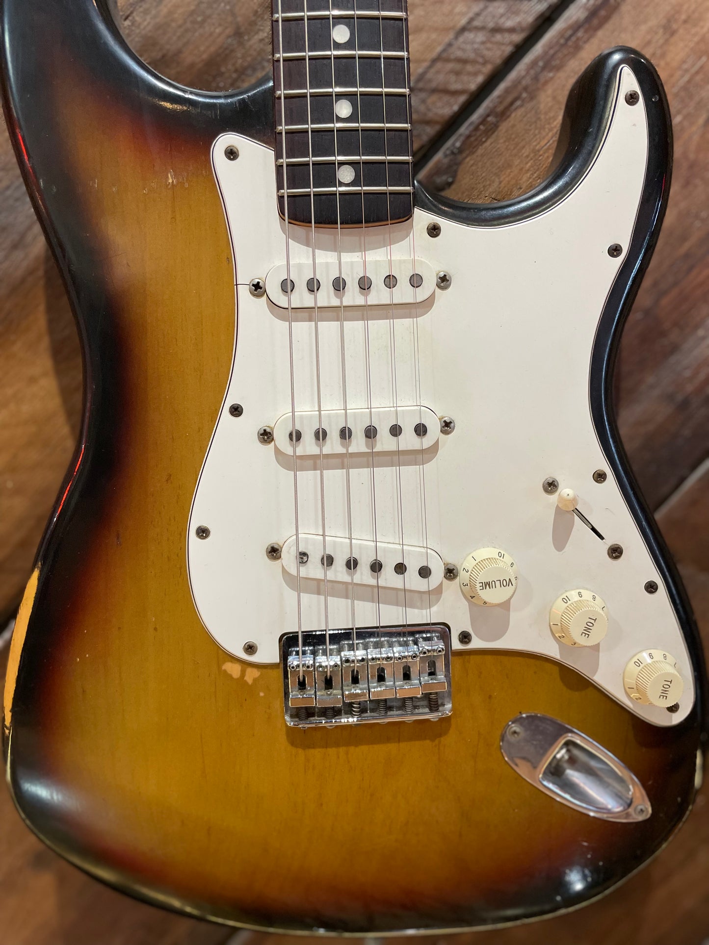 S/H 1974 Fender Stratocaster Hard Tail, Three Tone Sunburst