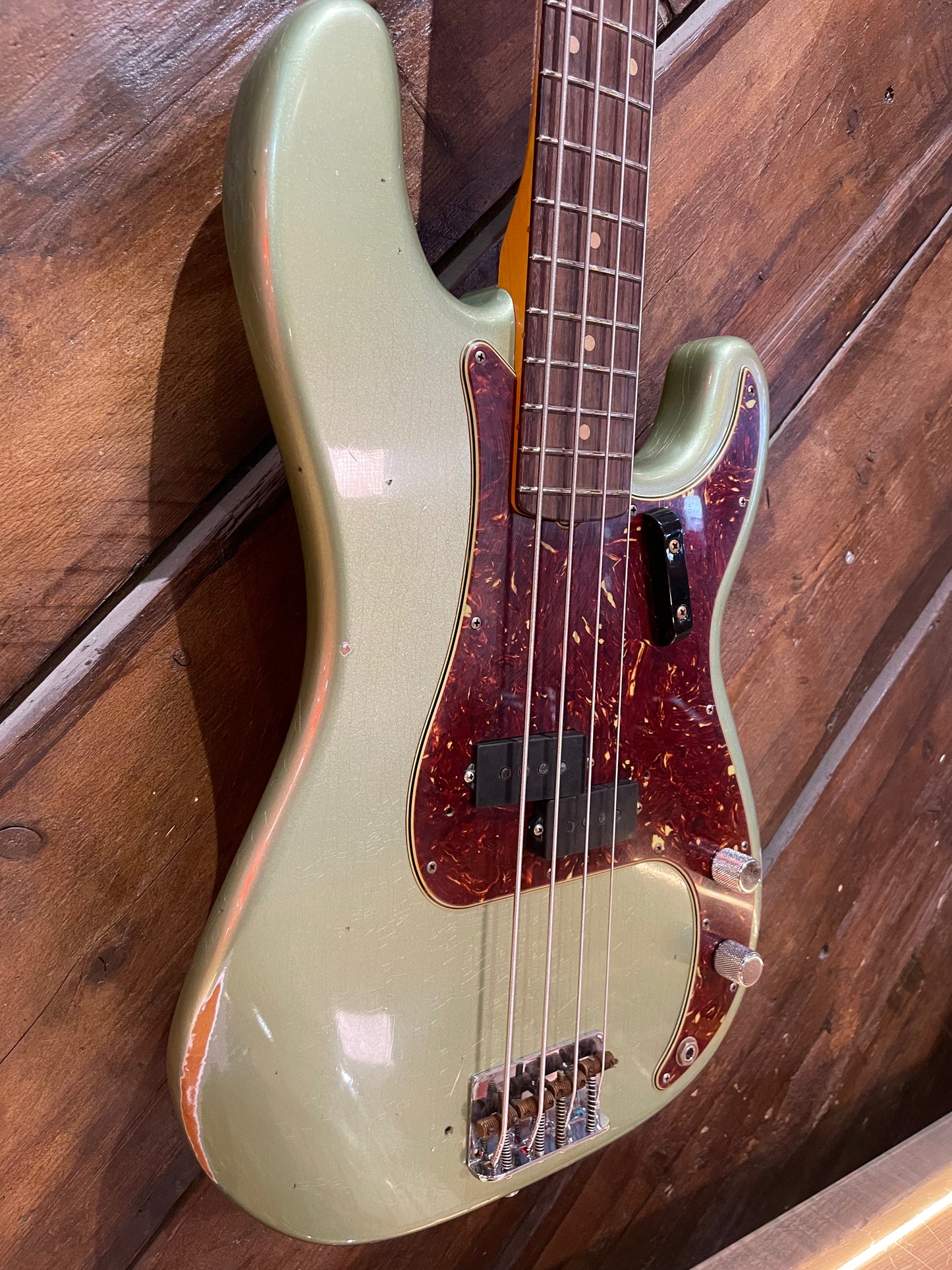 Fender Custom Shop 1960 Precision Bass Rosewood Fretboard, Super Faded Aged Sage Green Metallic (NEW)