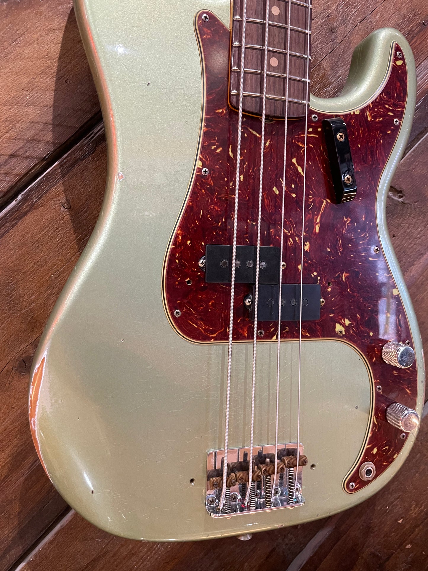 Fender Custom Shop 1960 Precision Bass Rosewood Fretboard, Super Faded Aged Sage Green Metallic (NEW)