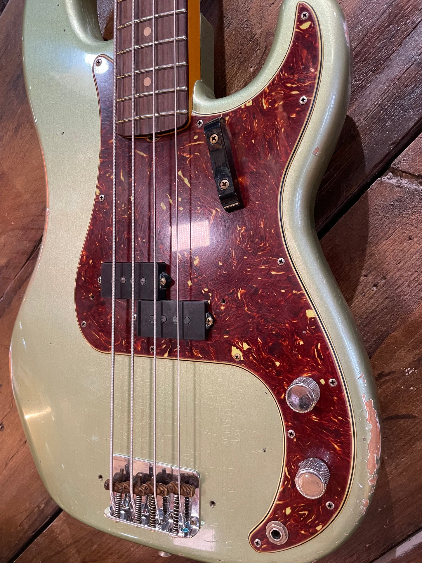 Fender Custom Shop 1960 Precision Bass Rosewood Fretboard, Super Faded Aged Sage Green Metallic (NEW)