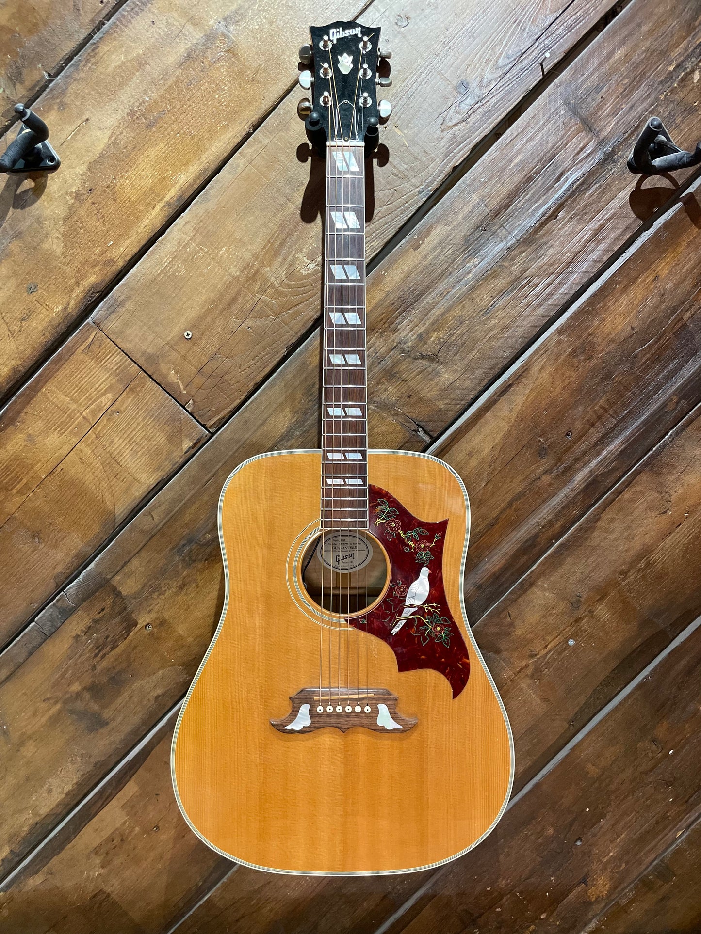 S/H 2007 Gibson Dove, Antique Natural
