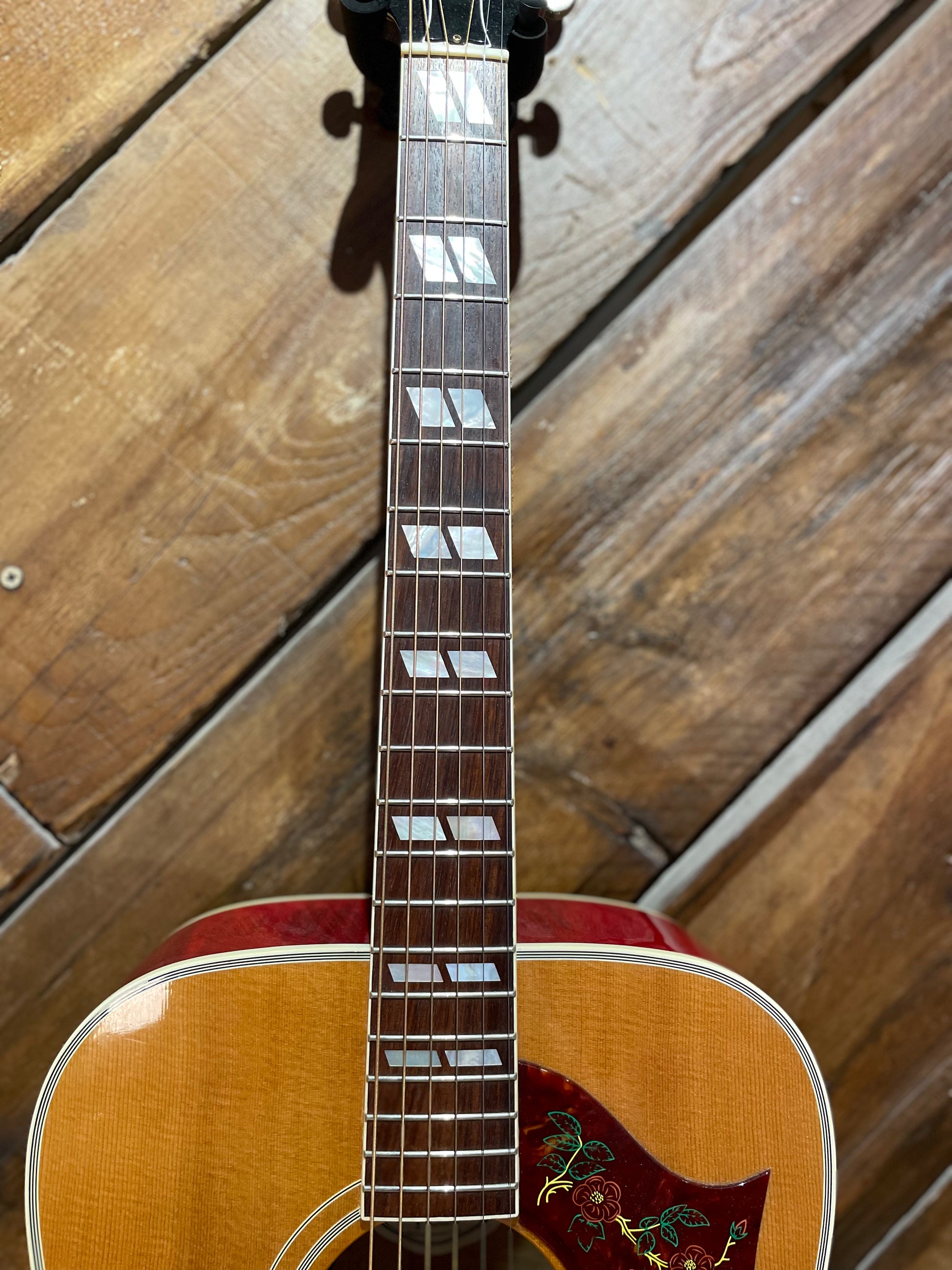 S/H 2007 Gibson Dove, Antique Natural
