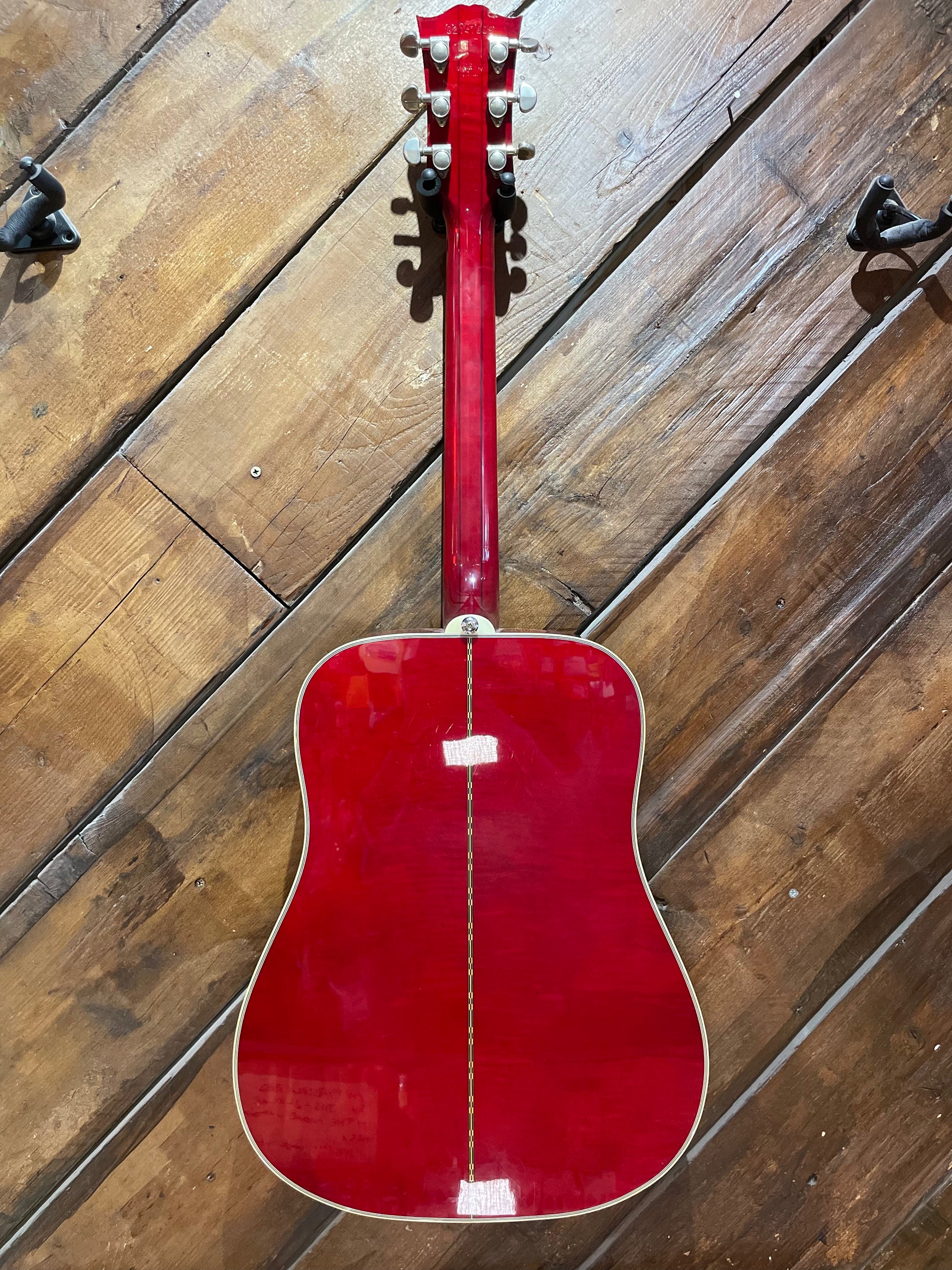 S/H 2007 Gibson Dove, Antique Natural