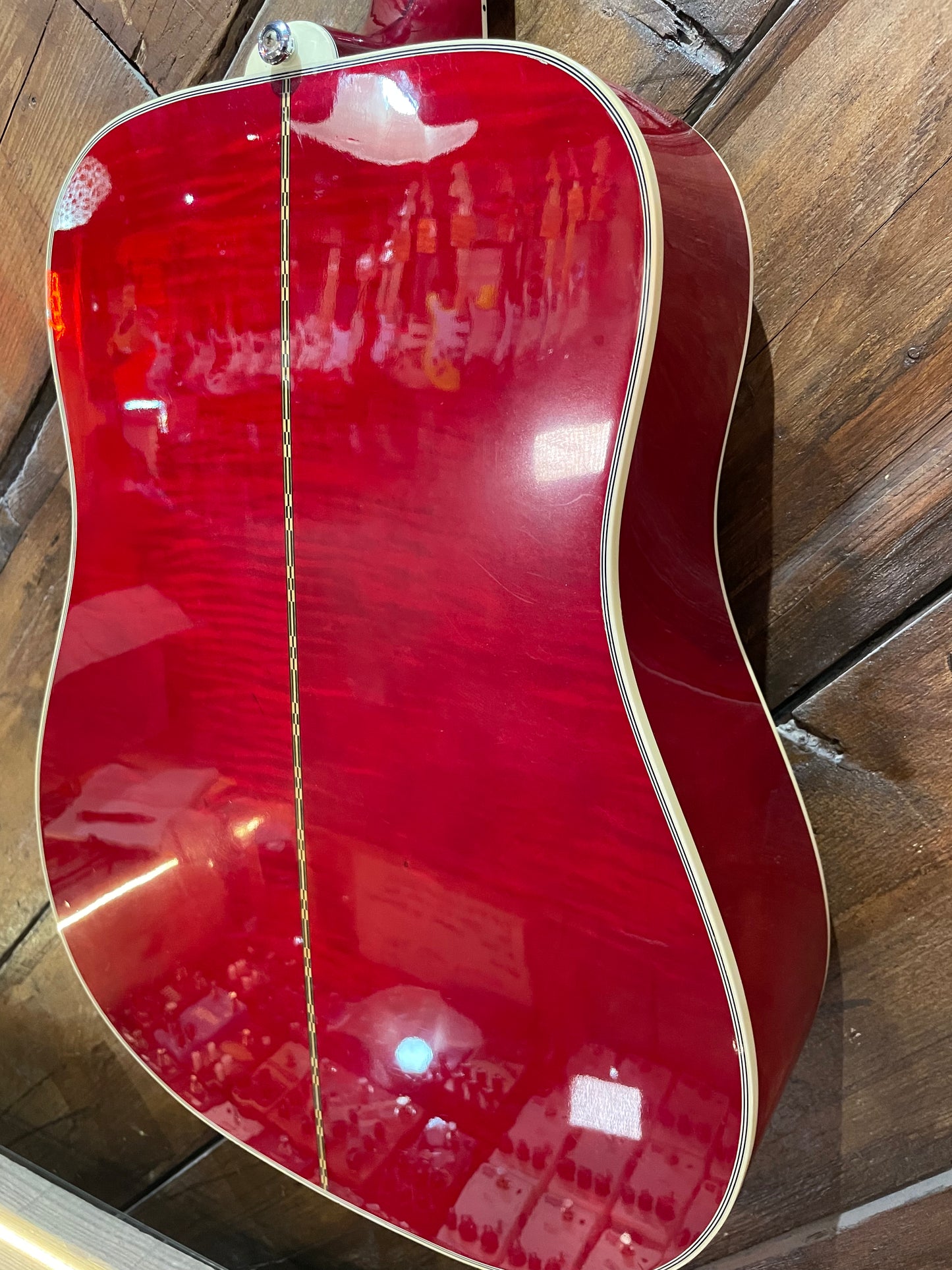 S/H 2007 Gibson Dove, Antique Natural